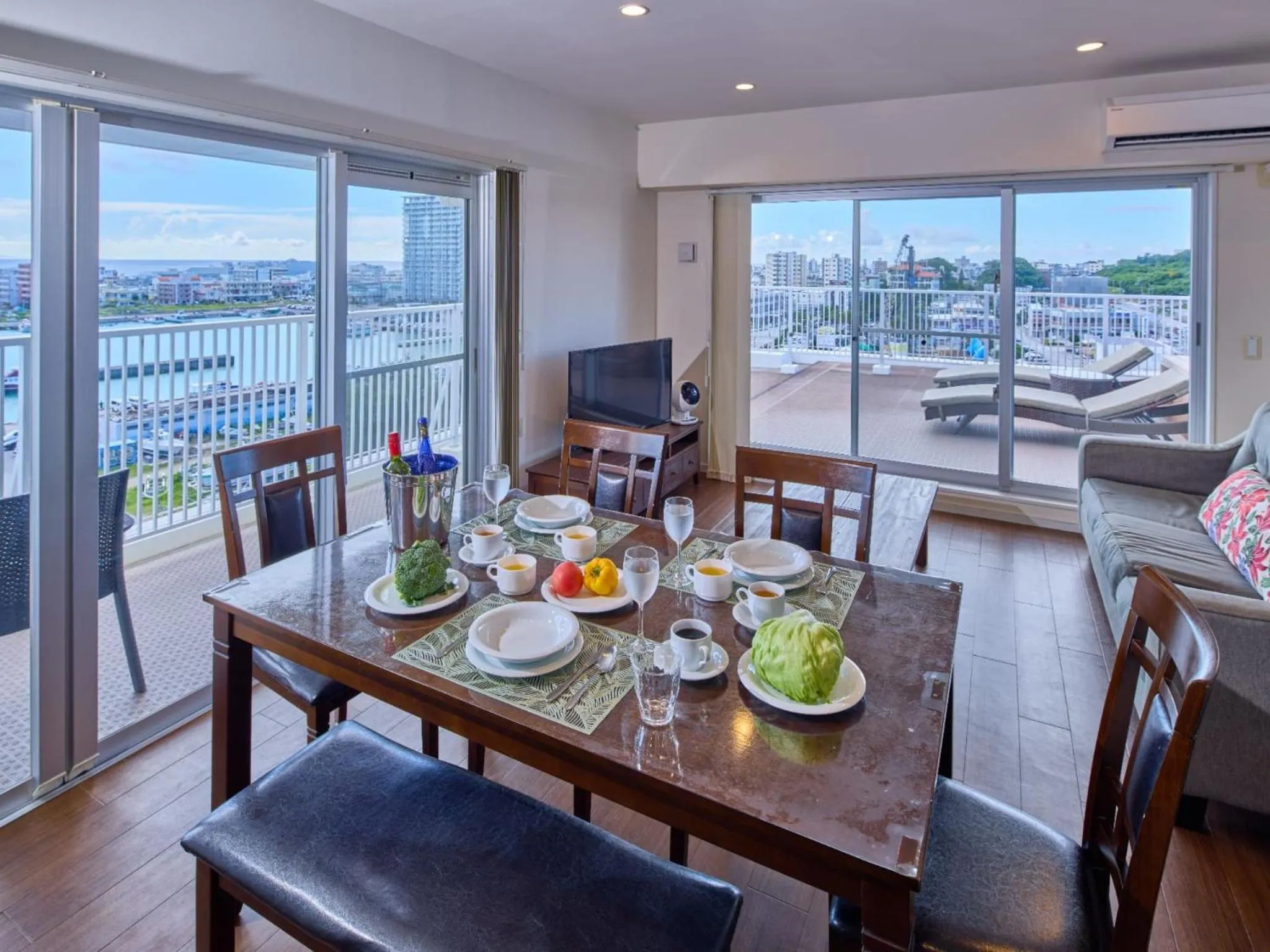 Photo of the whole room in Seaside Condominium Rana Chatan