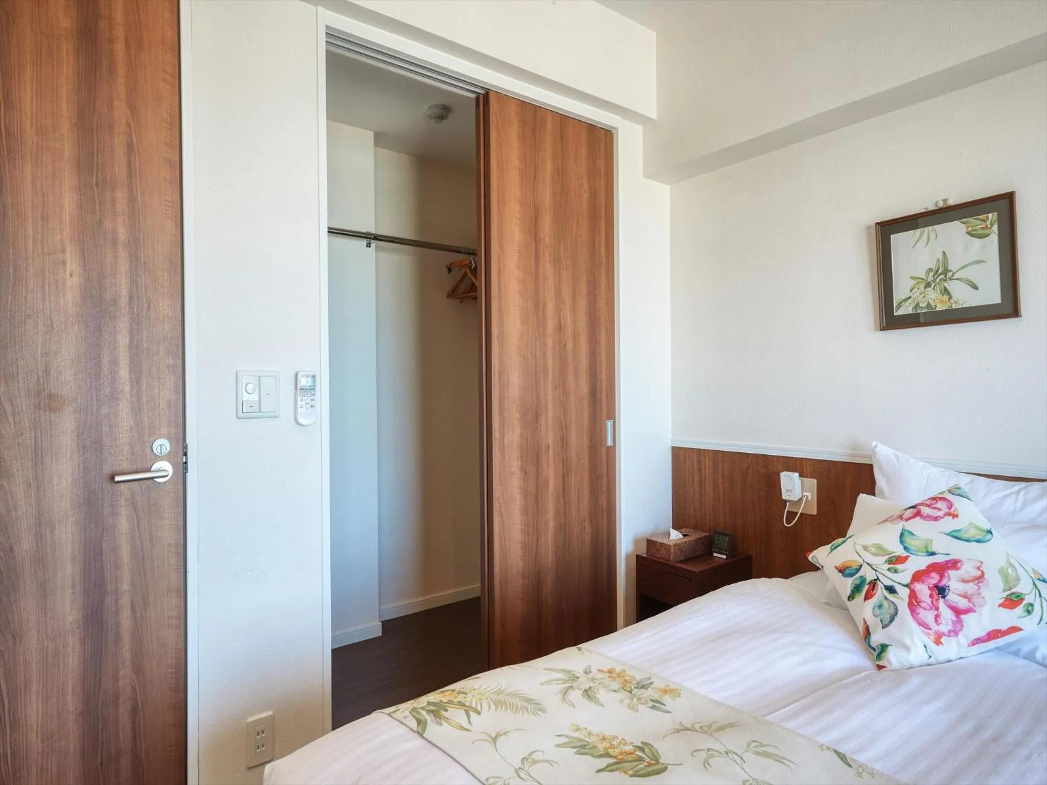 Bedroom, Bed in Seaside Condominium Rana Chatan