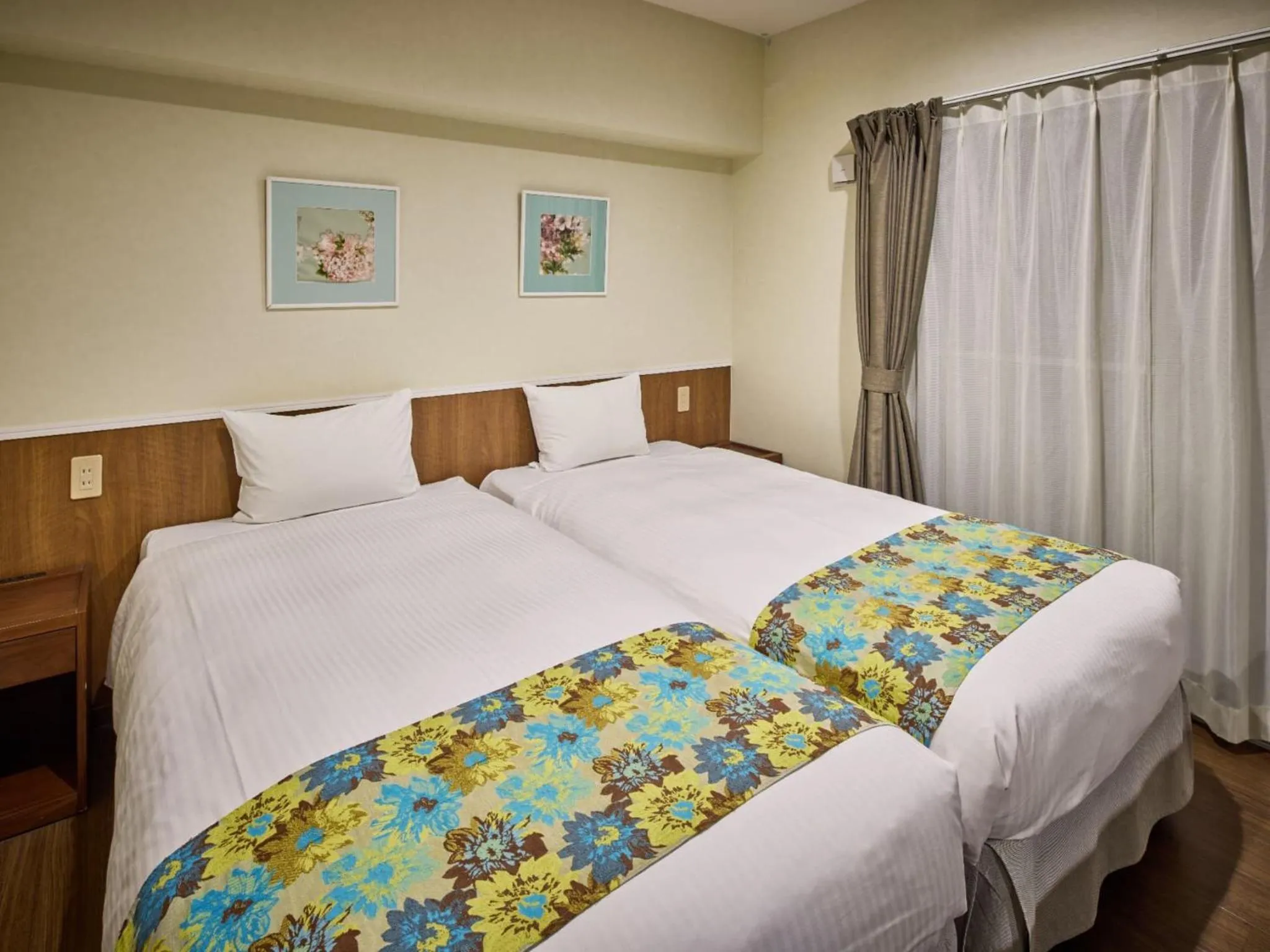 Bed in Seaside Condominium Rana Chatan