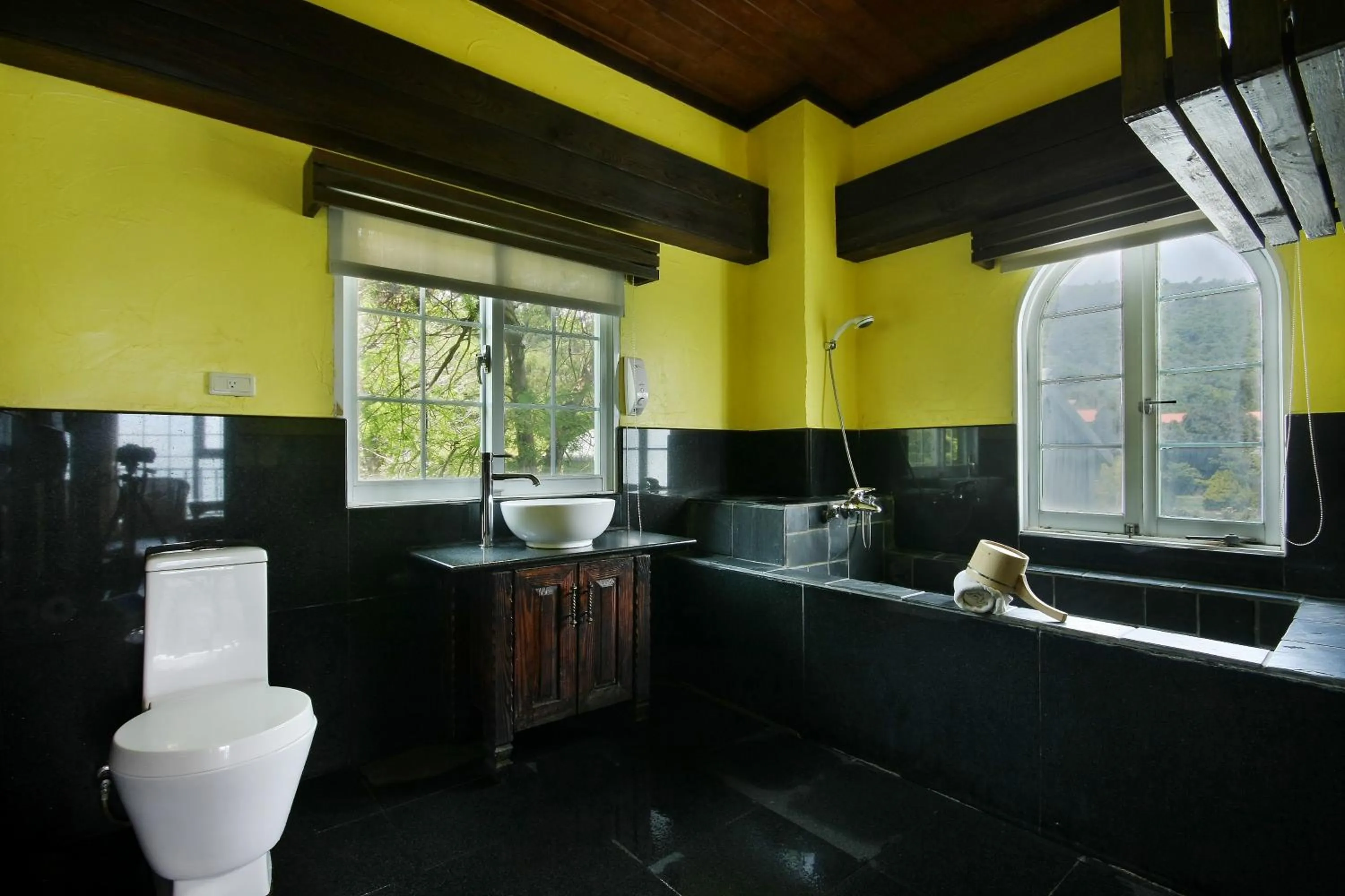 Hot Tub in Provence Rose Lodge