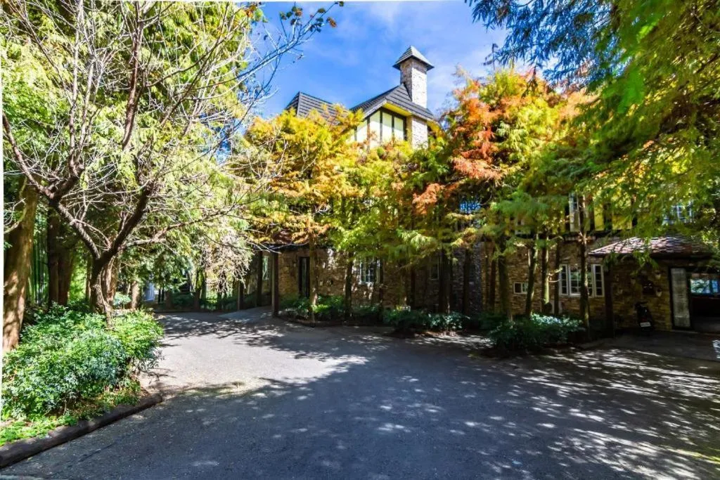 Property building in Provence Rose Lodge