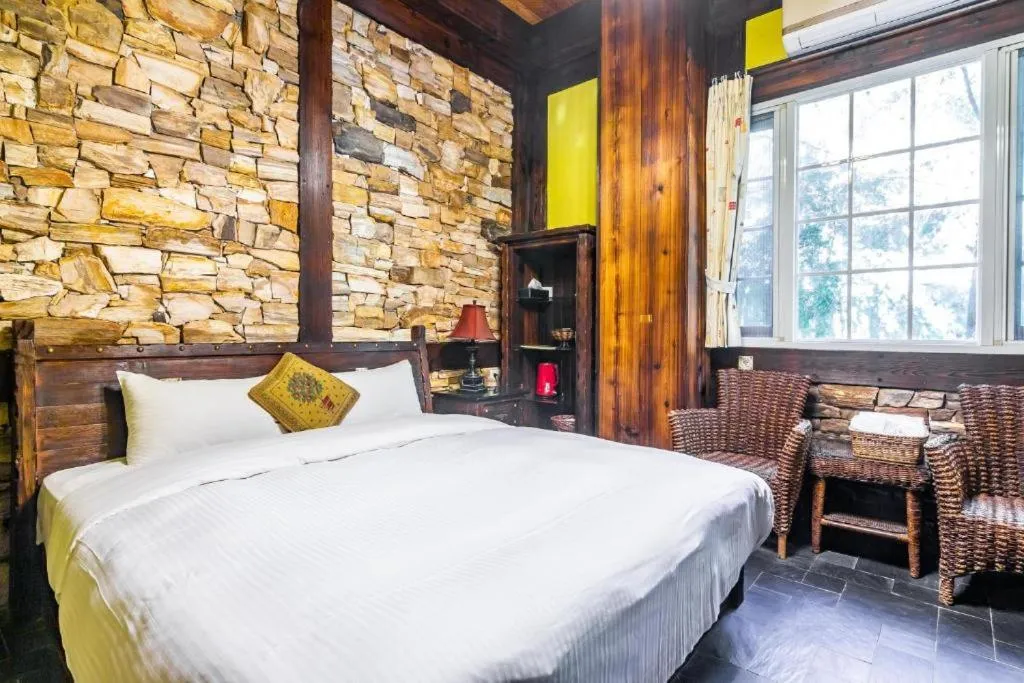 Bed in Provence Rose Lodge