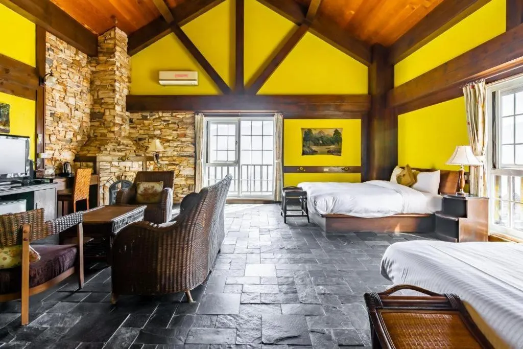 Photo of the whole room, Bed in Provence Rose Lodge