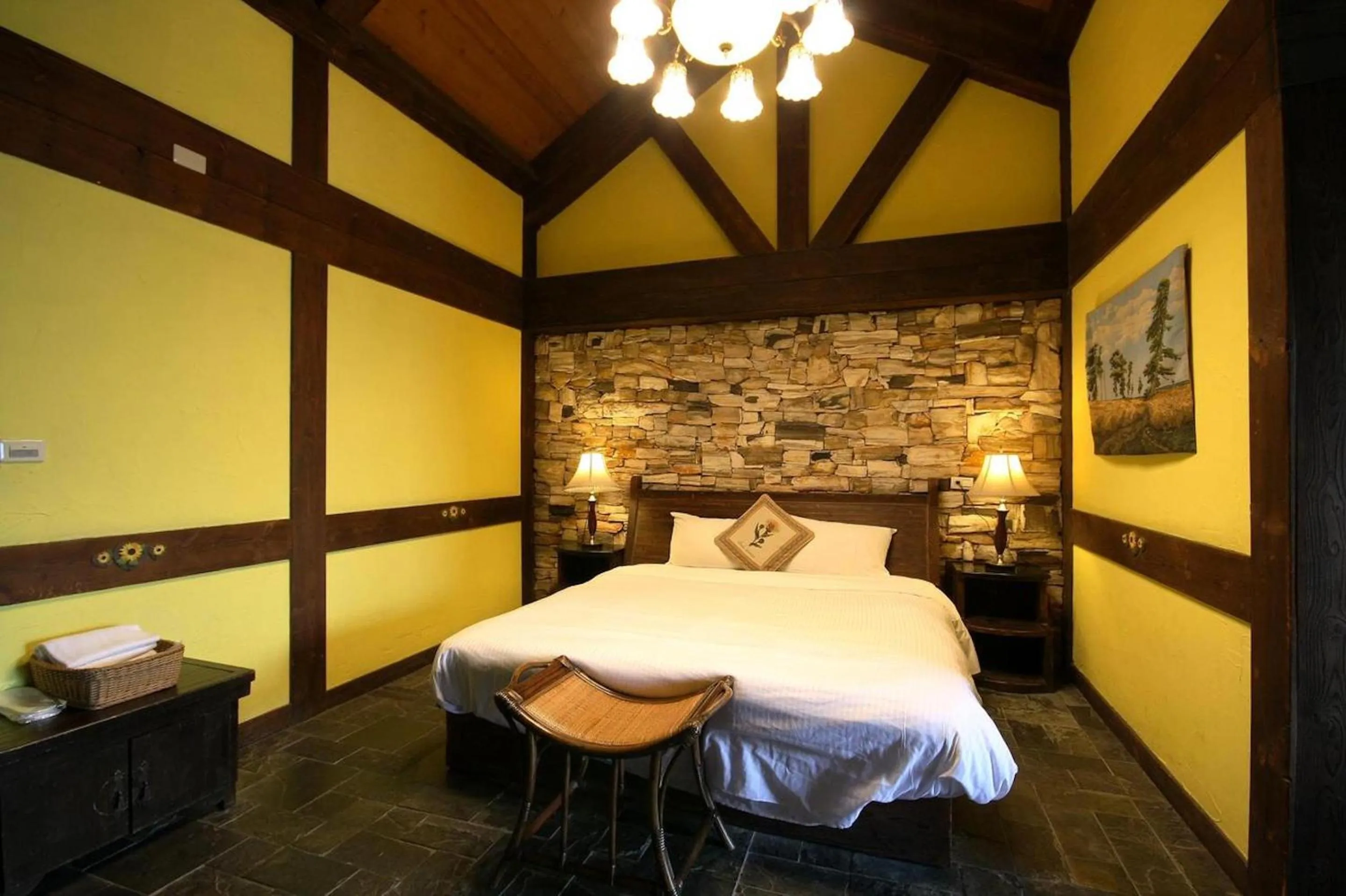 Bed in Provence Rose Lodge