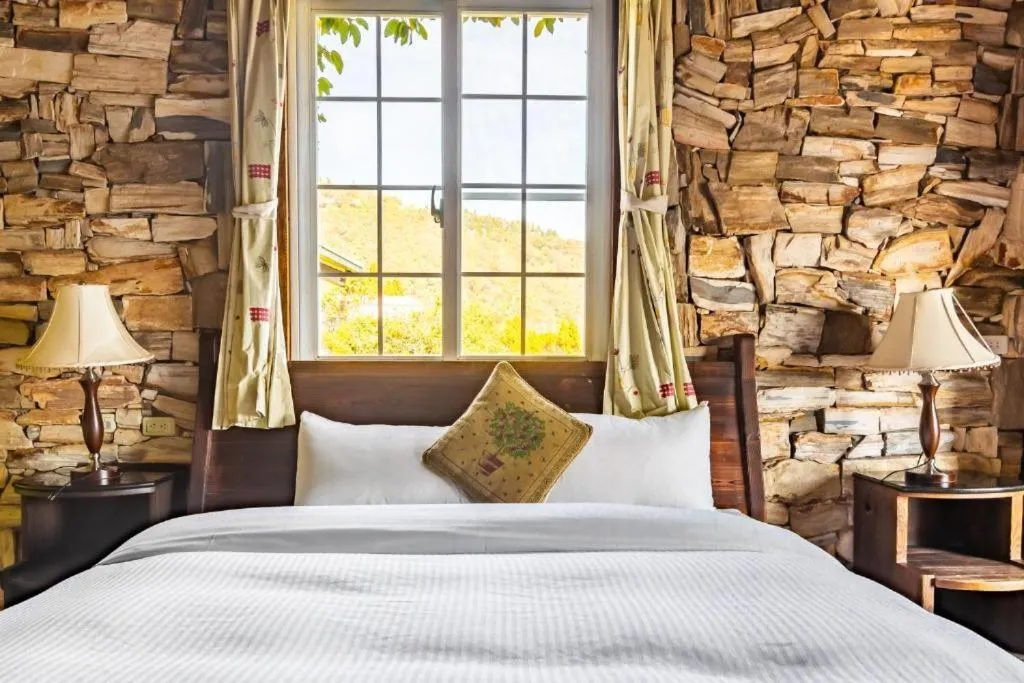 Bed in Provence Rose Lodge