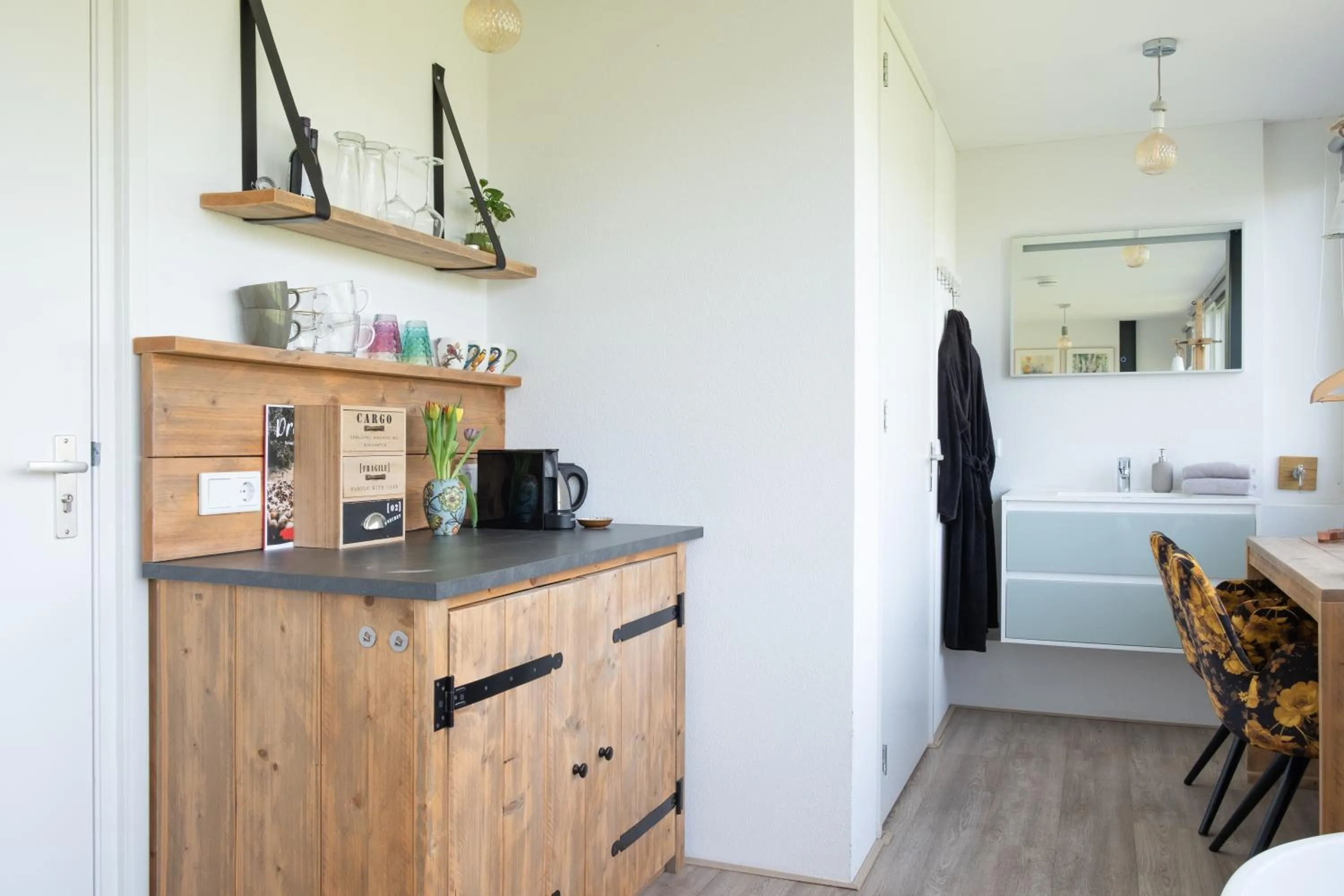 Coffee/tea facilities in B&B De Achterdiek