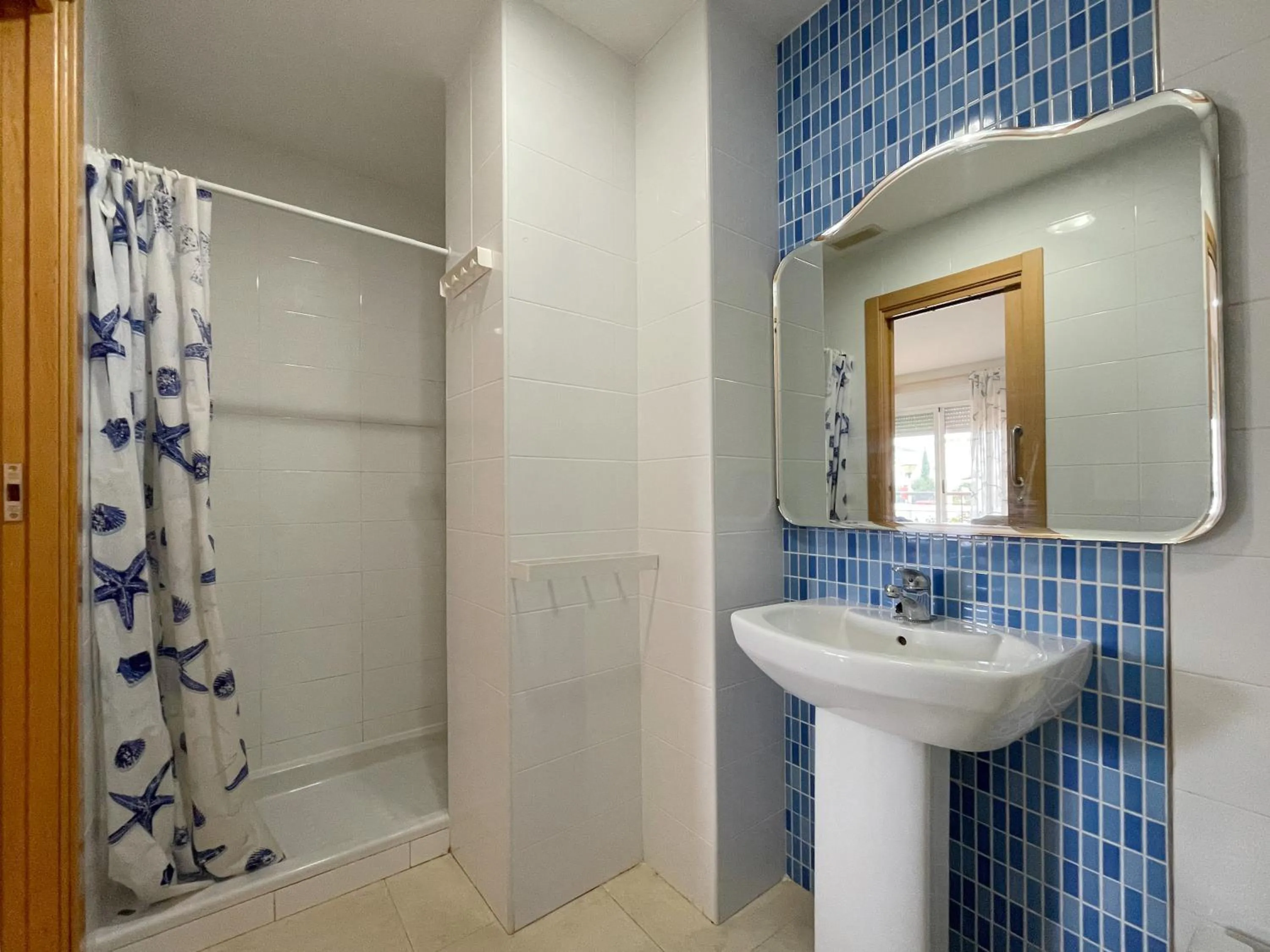 Bathroom in Apartamentos Los Almendros 3000