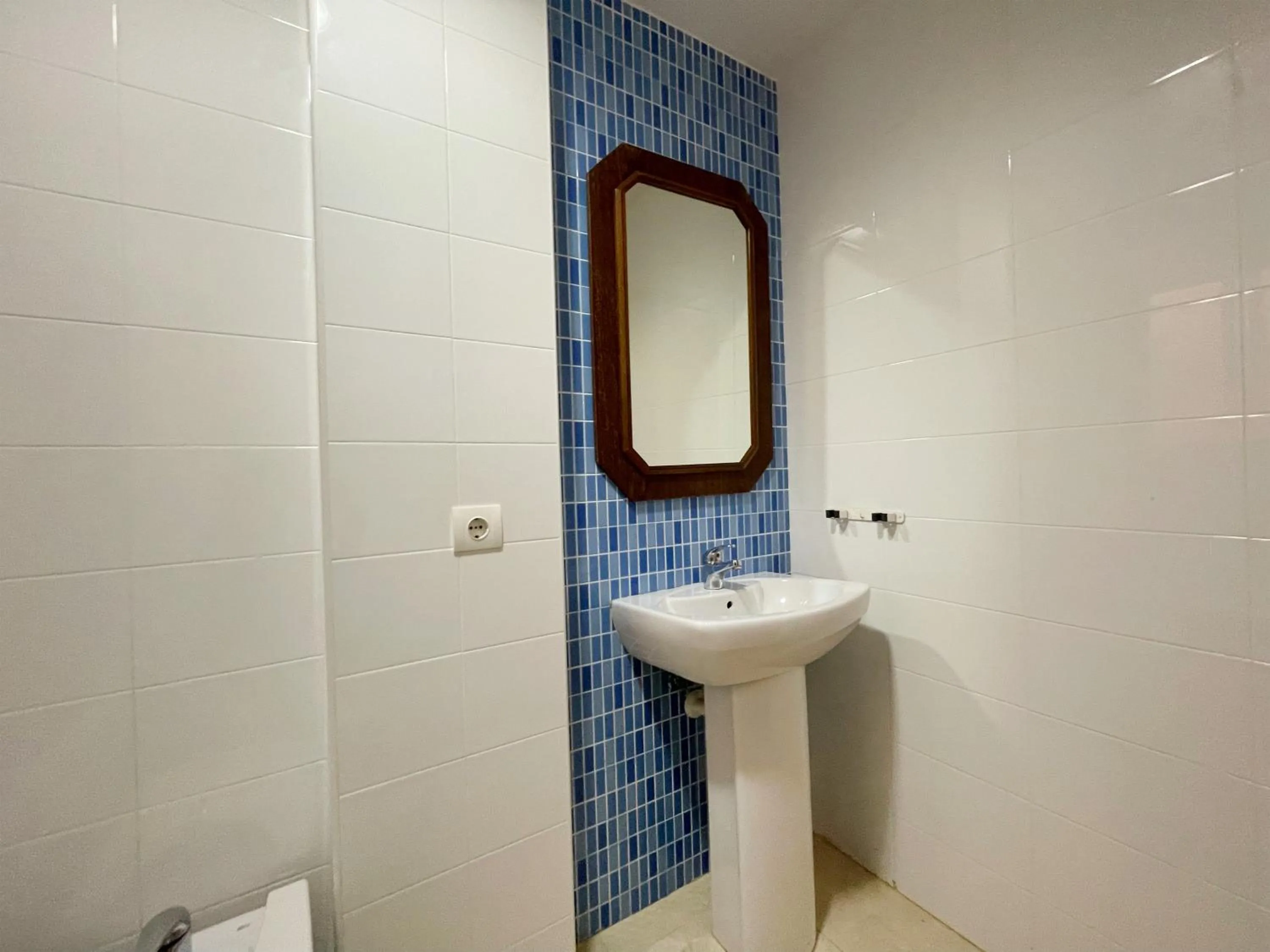 Bathroom in Apartamentos Los Almendros 3000