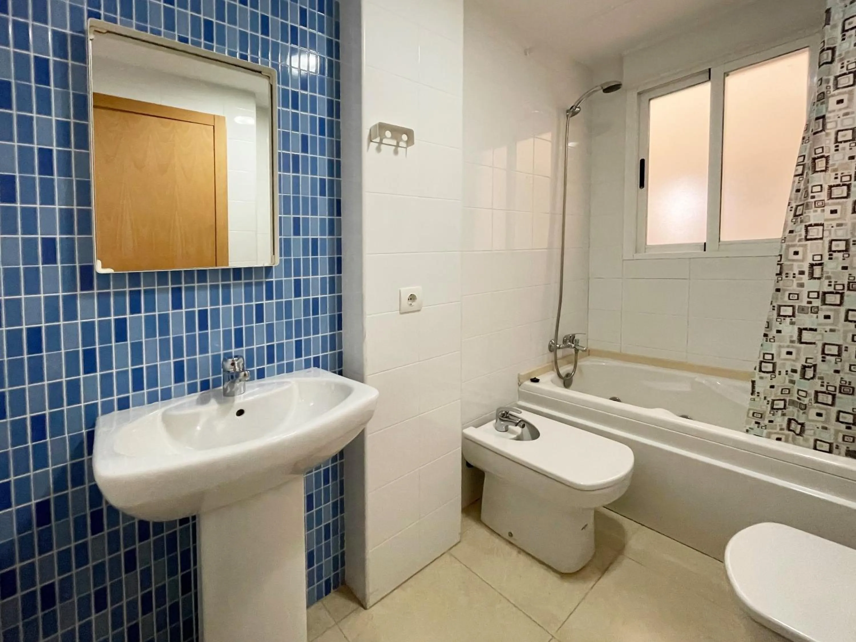 Bathroom in Apartamentos Los Almendros 3000