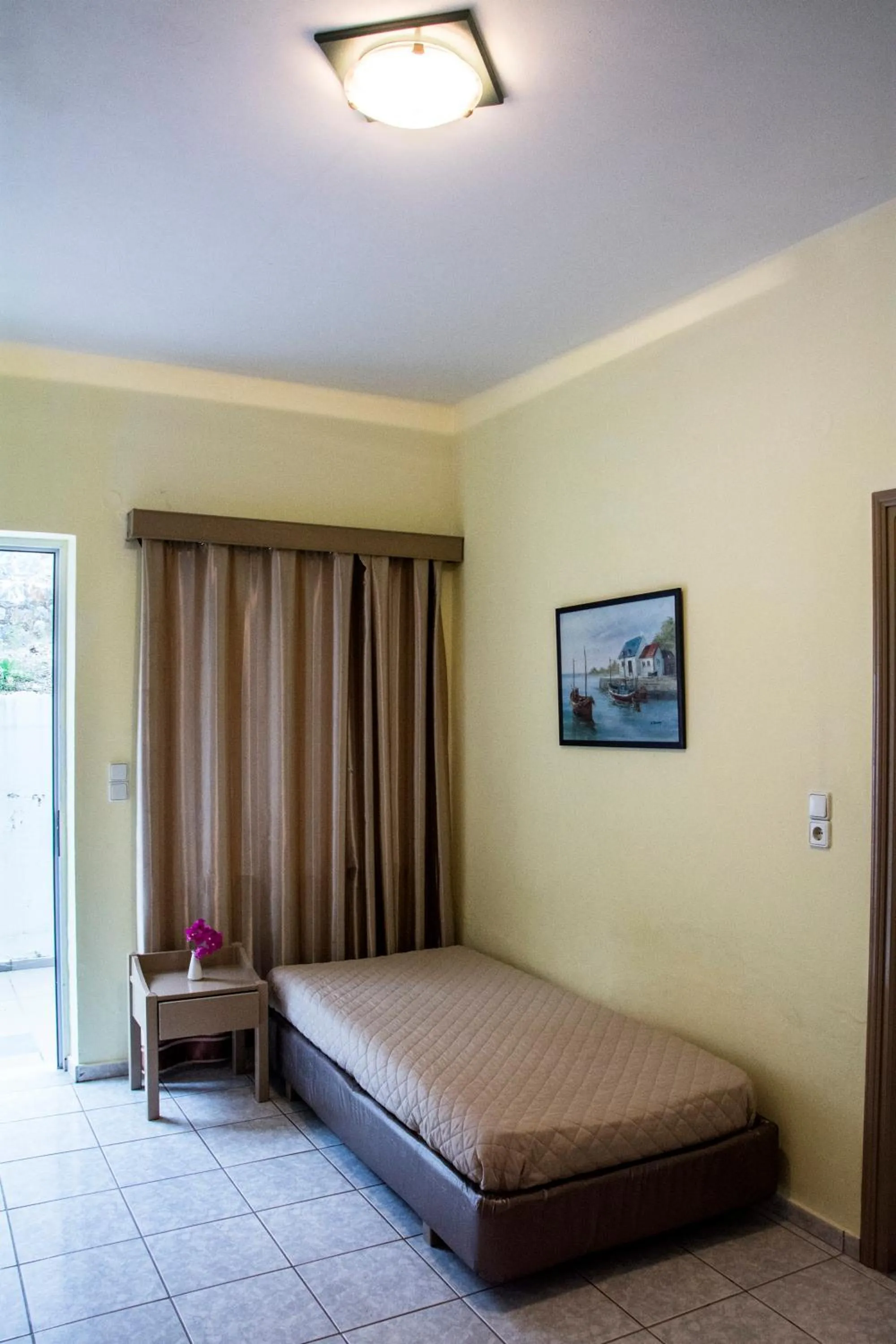 Living room, Bed in Alkion