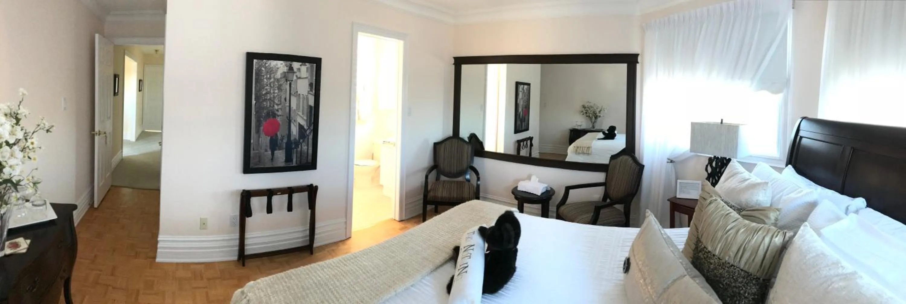 Photo of the whole room in Molly's Retreat B and B