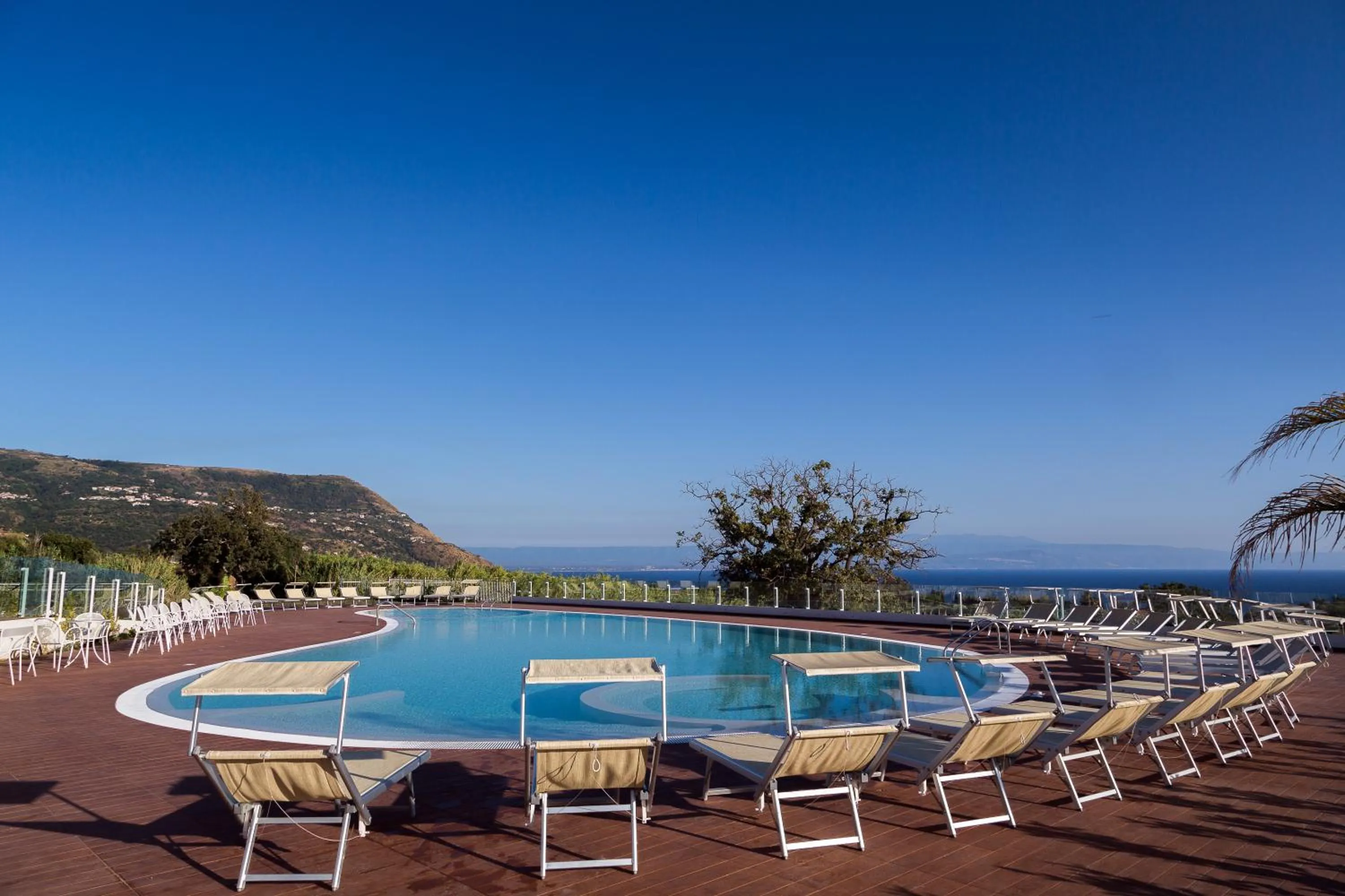 Bird's eye view in LUZIA AGRIRESORT - Piscina Idromassaggio con Vista Mare Aperta fino alle ore 23-00