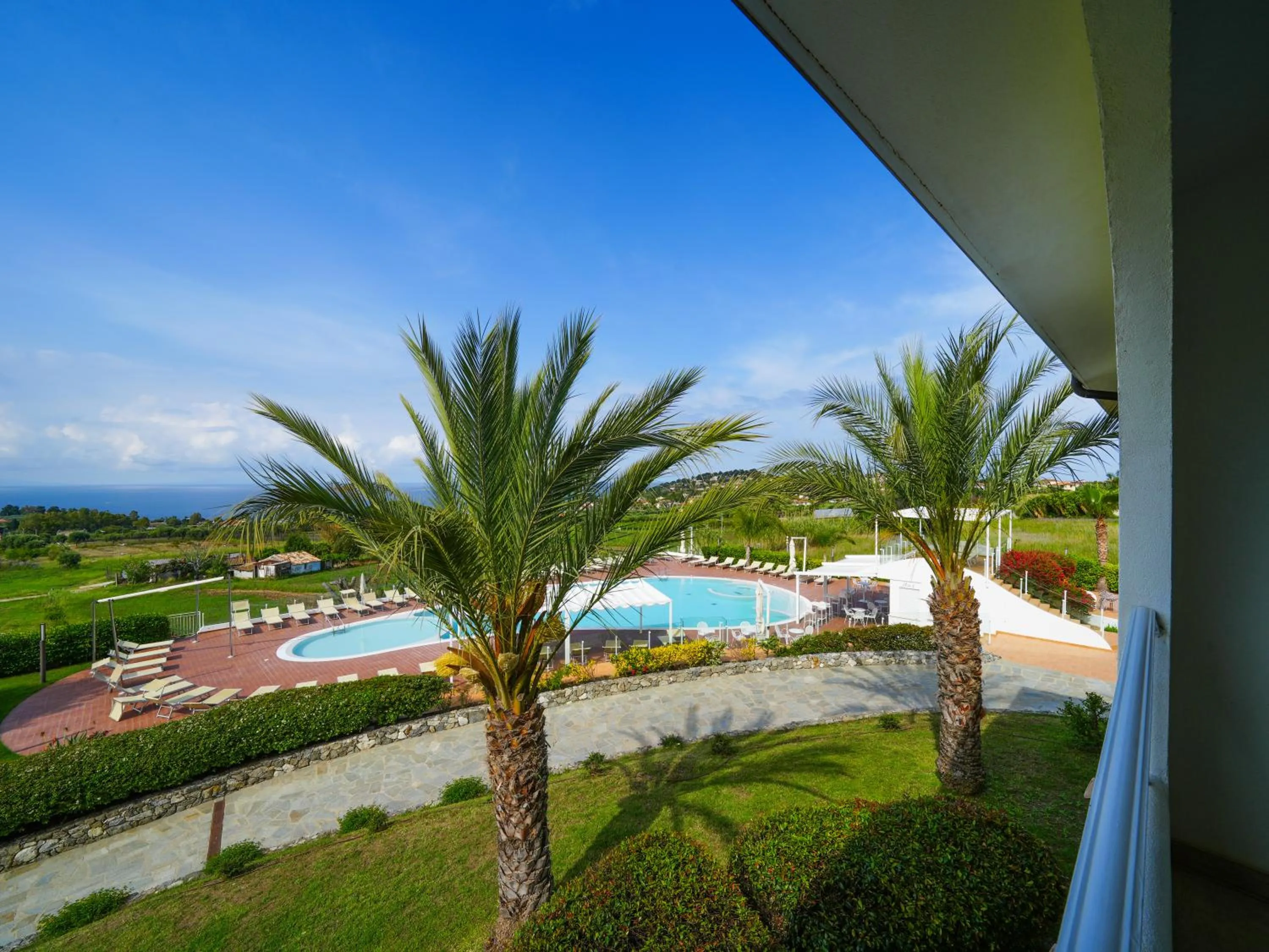 Swimming pool in LUZIA AGRIRESORT - Piscina Idromassaggio con Vista Mare Aperta fino alle ore 23-00