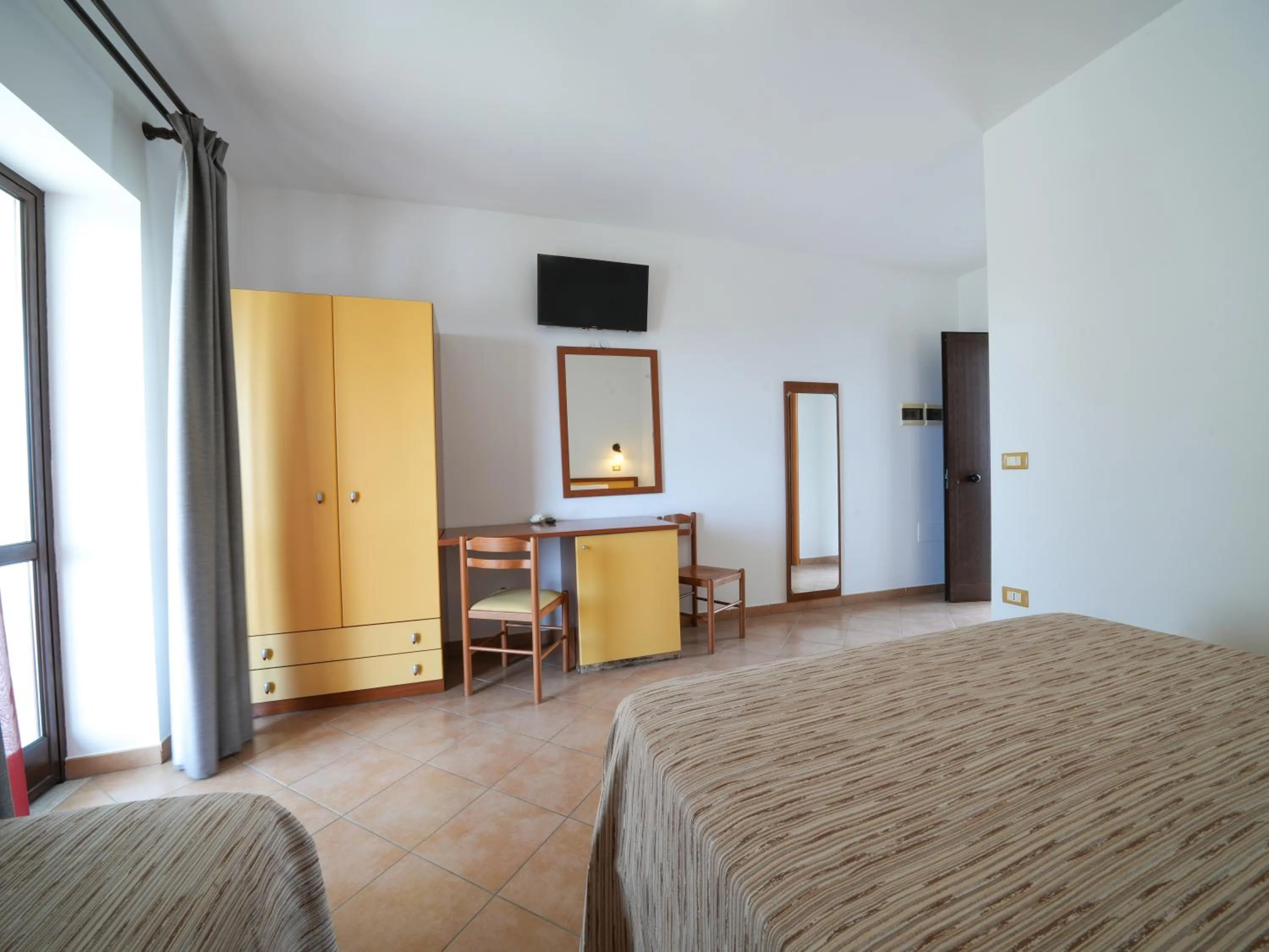 Bedroom, Bed in LUZIA AGRIRESORT - Piscina Idromassaggio con Vista Mare Aperta fino alle ore 23-00