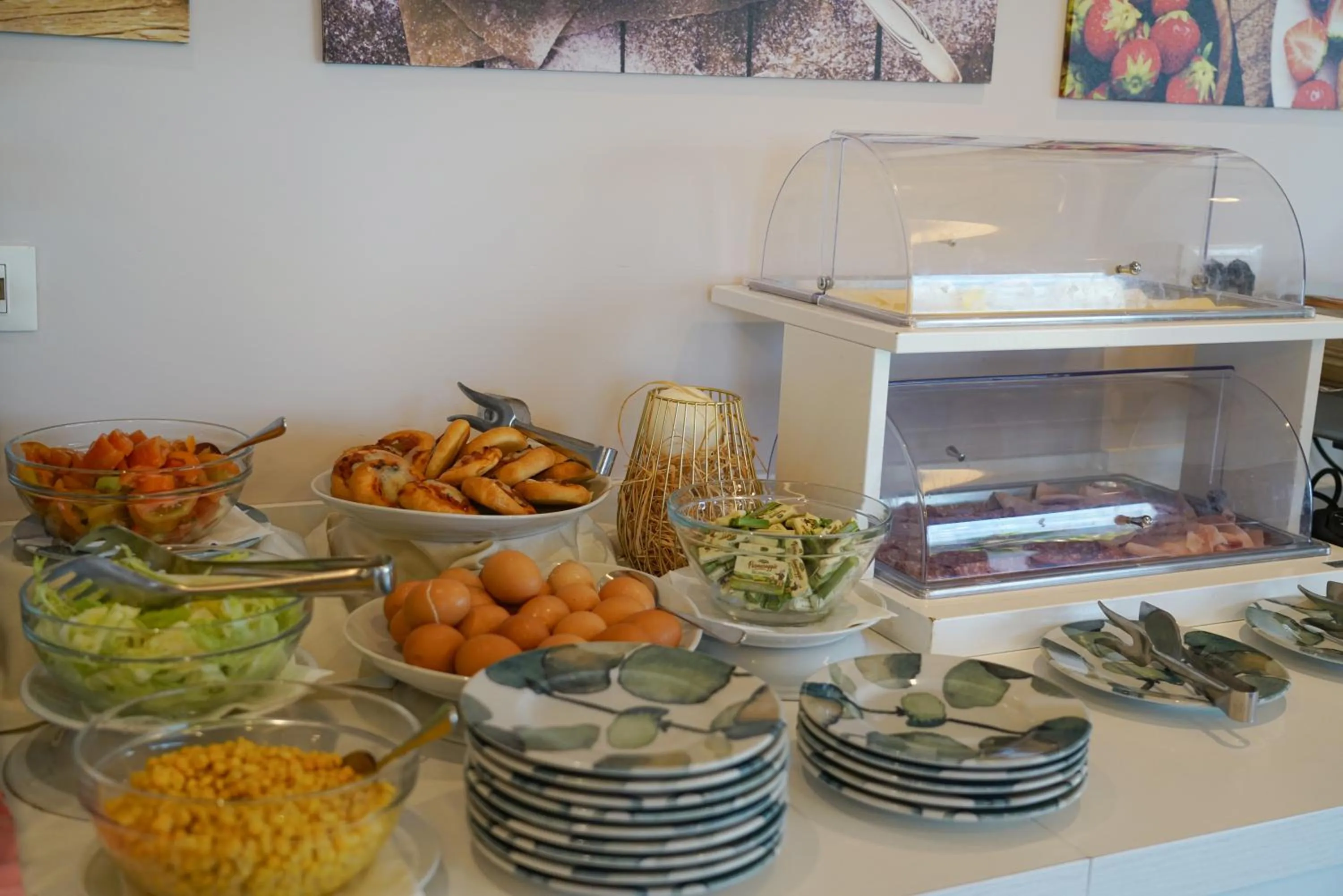 Buffet breakfast in LUZIA AGRIRESORT - Piscina Idromassaggio con Vista Mare Aperta fino alle ore 23-00