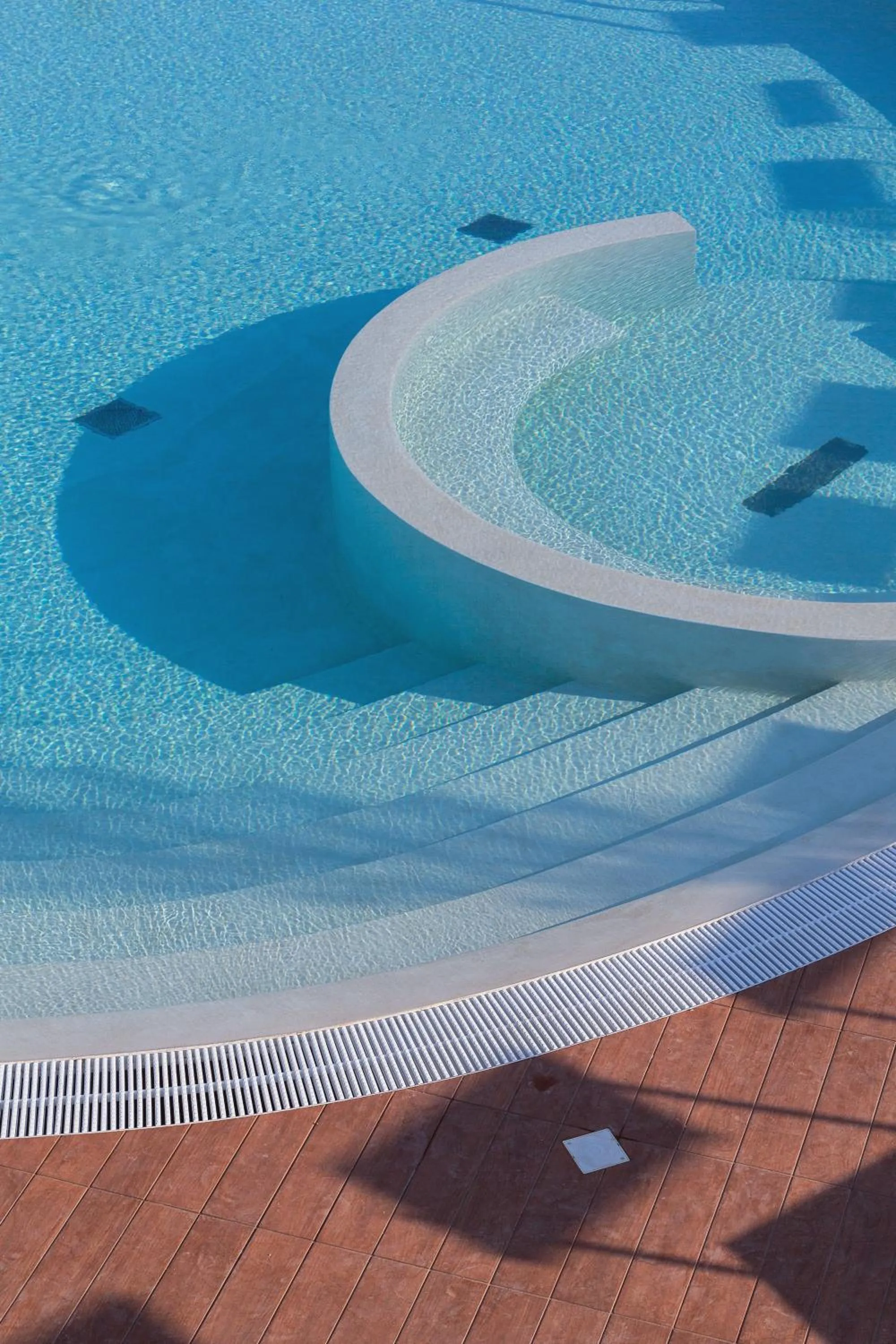 Swimming pool in LUZIA AGRIRESORT - Piscina Idromassaggio con Vista Mare Aperta fino alle ore 23-00