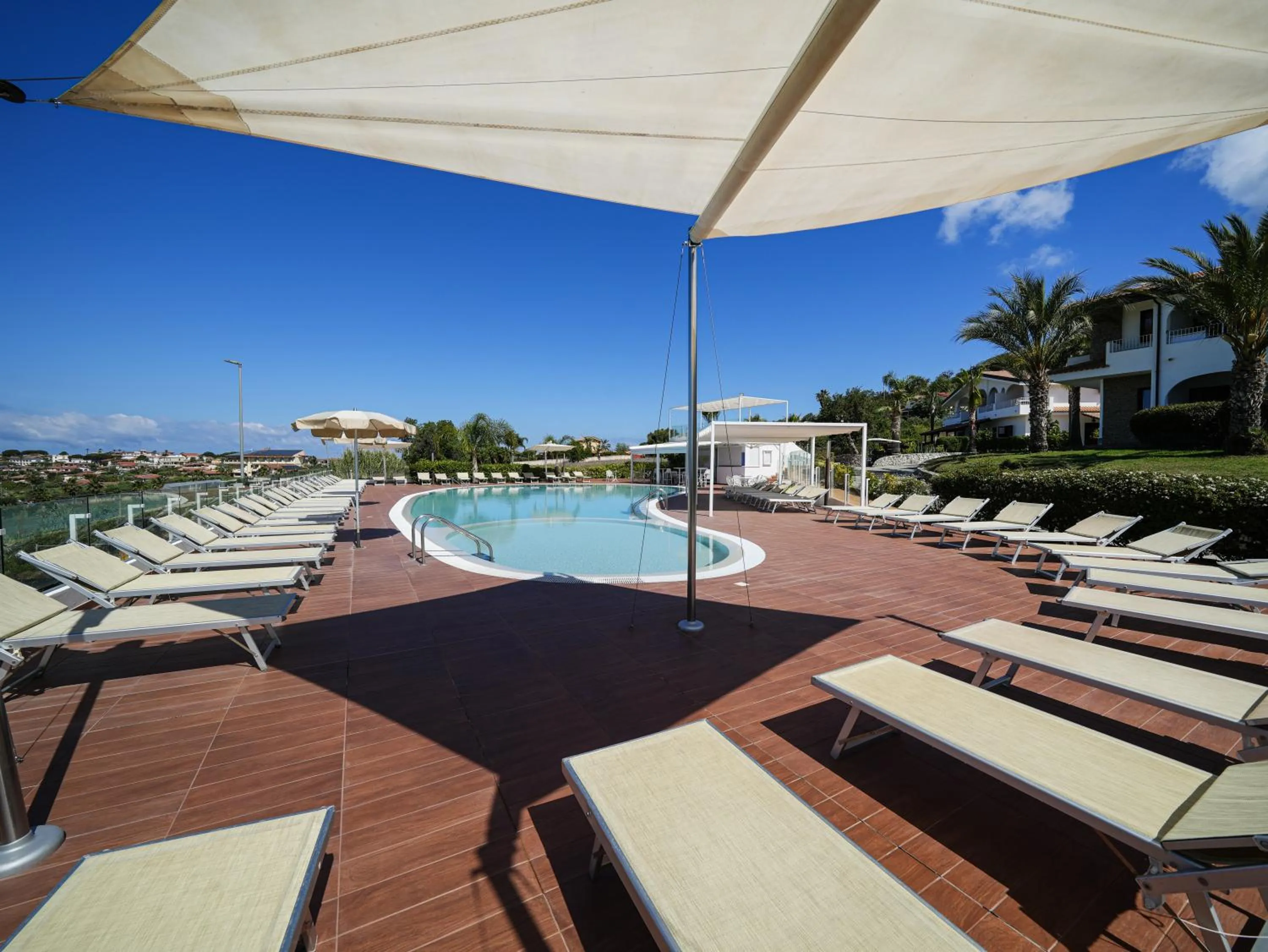 Swimming pool in LUZIA AGRIRESORT - Piscina Idromassaggio con Vista Mare Aperta fino alle ore 23-00