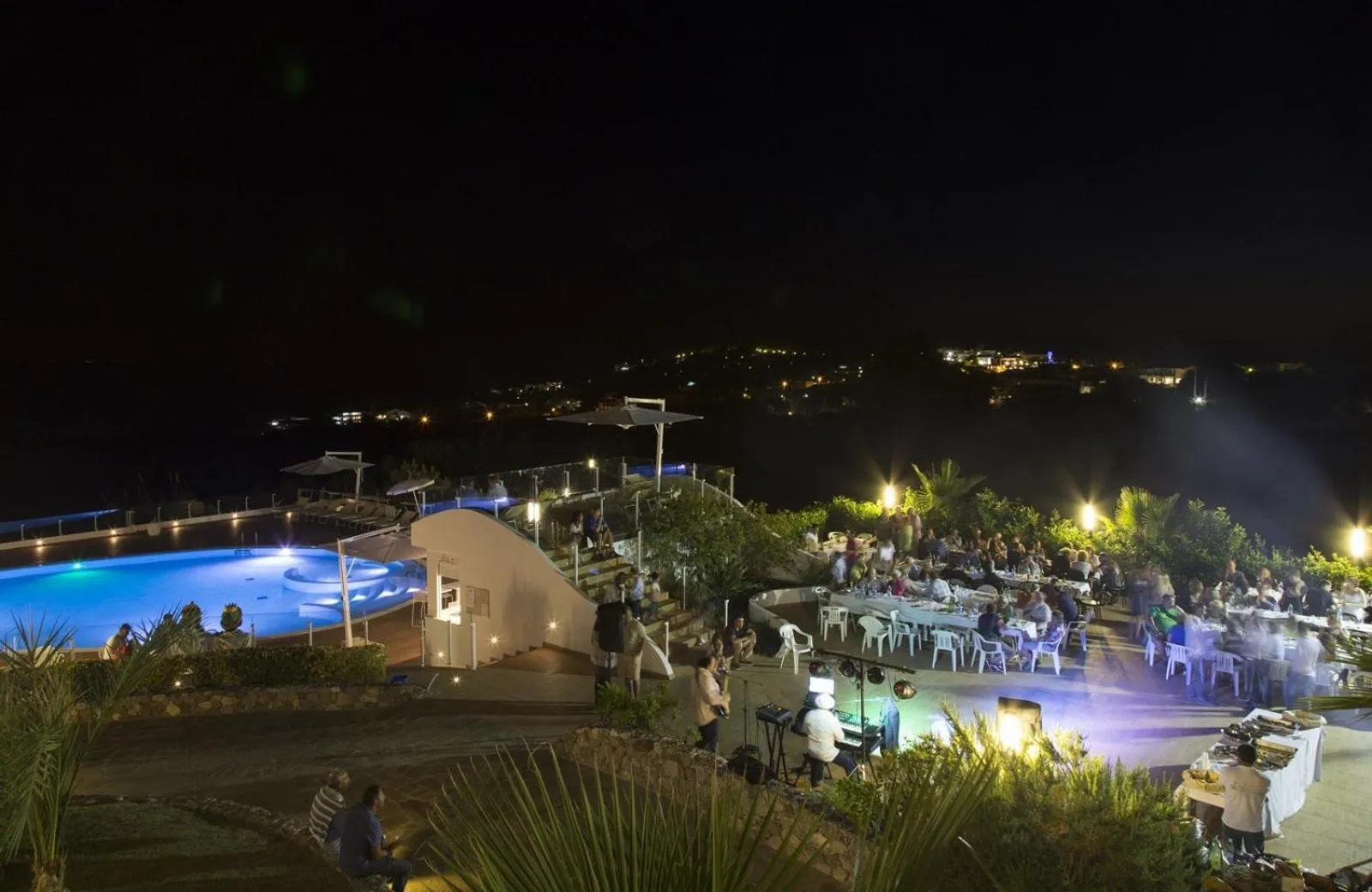 Restaurant/places to eat in LUZIA AGRIRESORT - Piscina Idromassaggio con Vista Mare Aperta fino alle ore 23-00