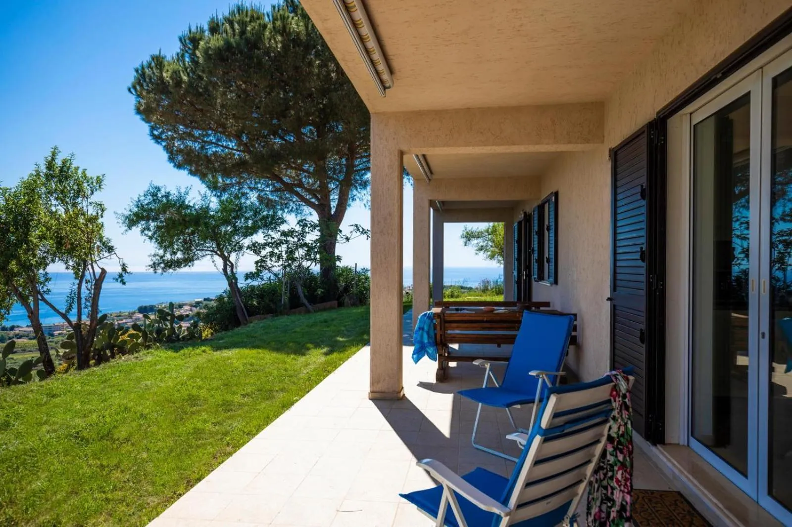 Spring in LUZIA AGRIRESORT - Piscina Idromassaggio con Vista Mare Aperta fino alle ore 23-00