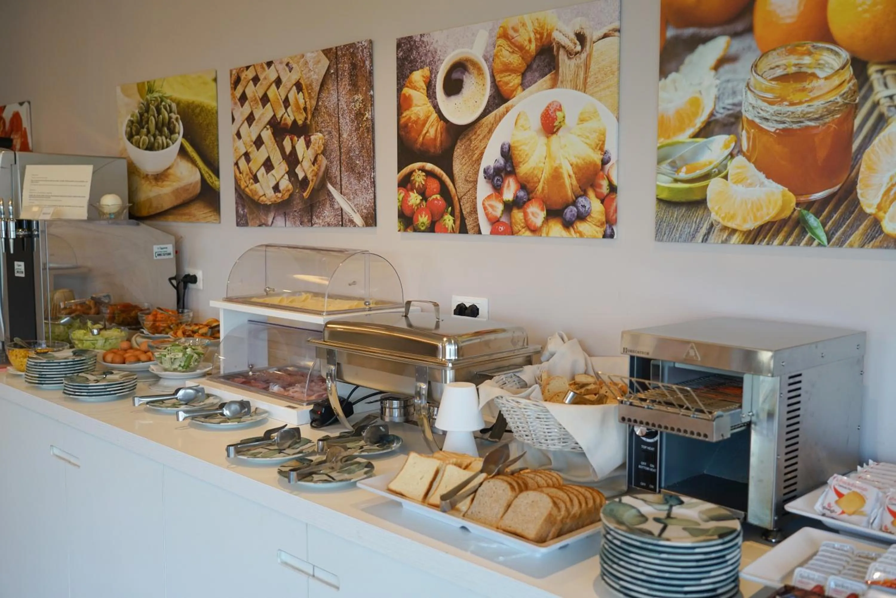 Buffet breakfast in LUZIA AGRIRESORT - Piscina Idromassaggio con Vista Mare Aperta fino alle ore 23-00