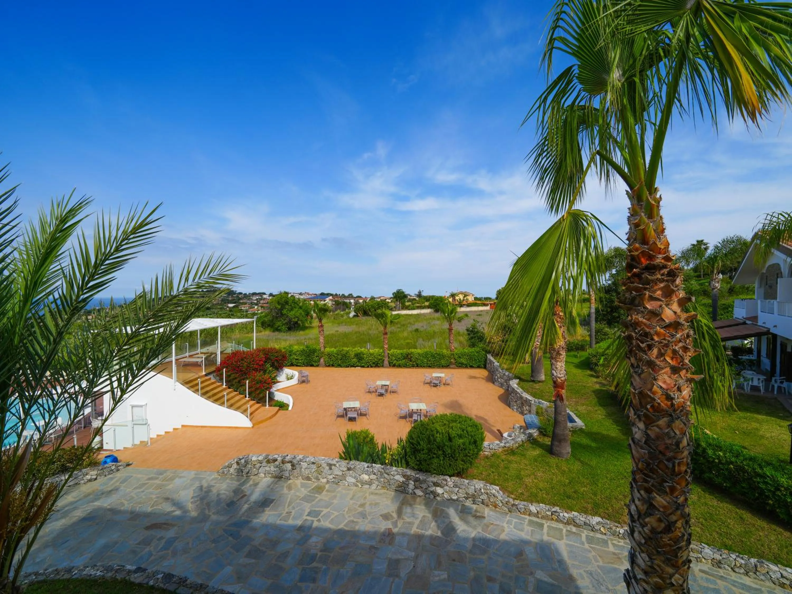 Swimming pool in LUZIA AGRIRESORT - Piscina Idromassaggio con Vista Mare Aperta fino alle ore 23-00