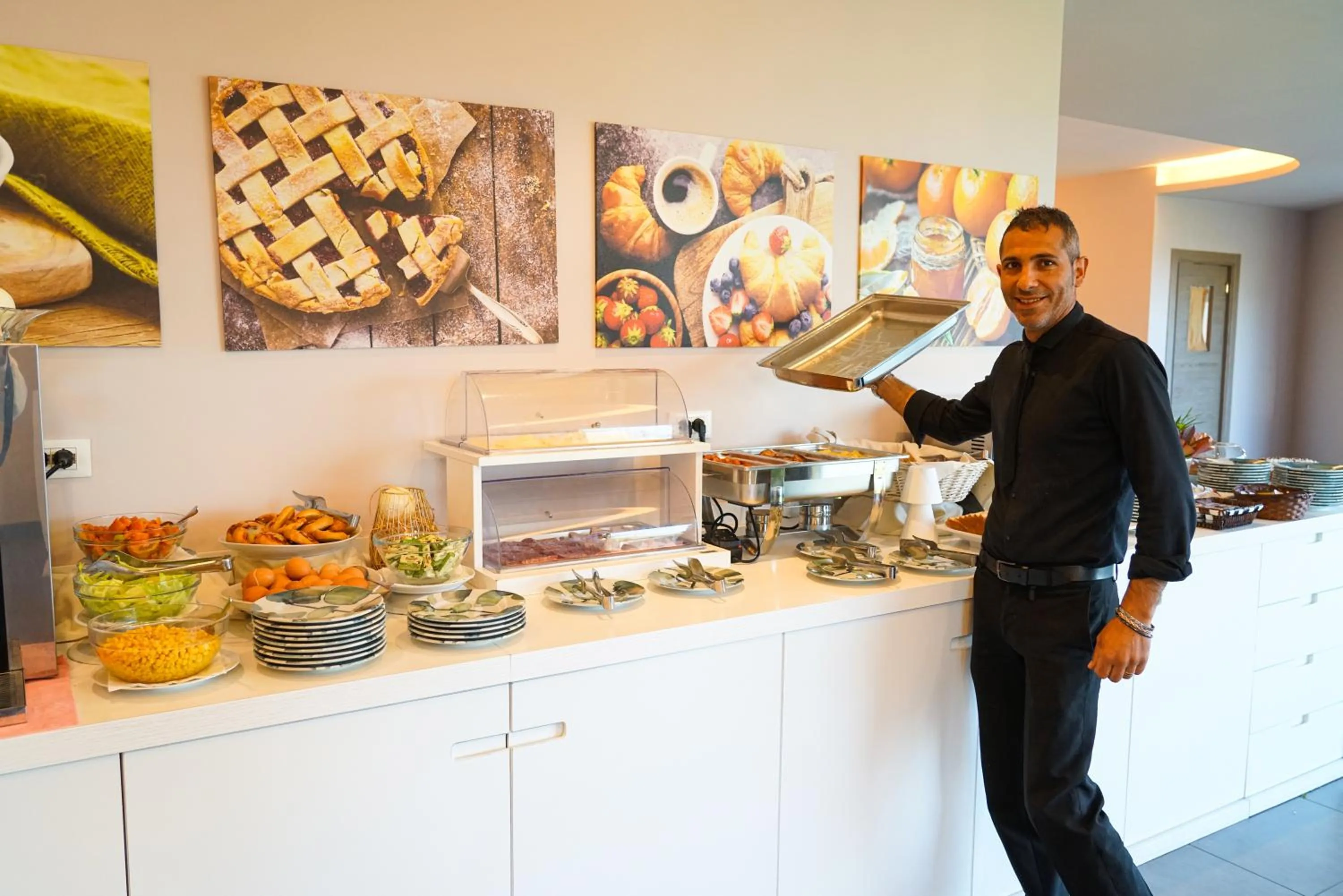 Buffet breakfast in LUZIA AGRIRESORT - Piscina Idromassaggio con Vista Mare Aperta fino alle ore 23-00