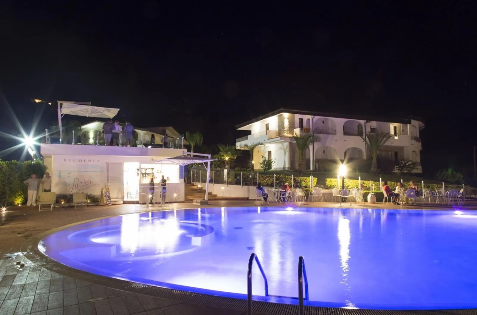 Swimming pool in LUZIA AGRIRESORT - Piscina Idromassaggio con Vista Mare Aperta fino alle ore 23-00