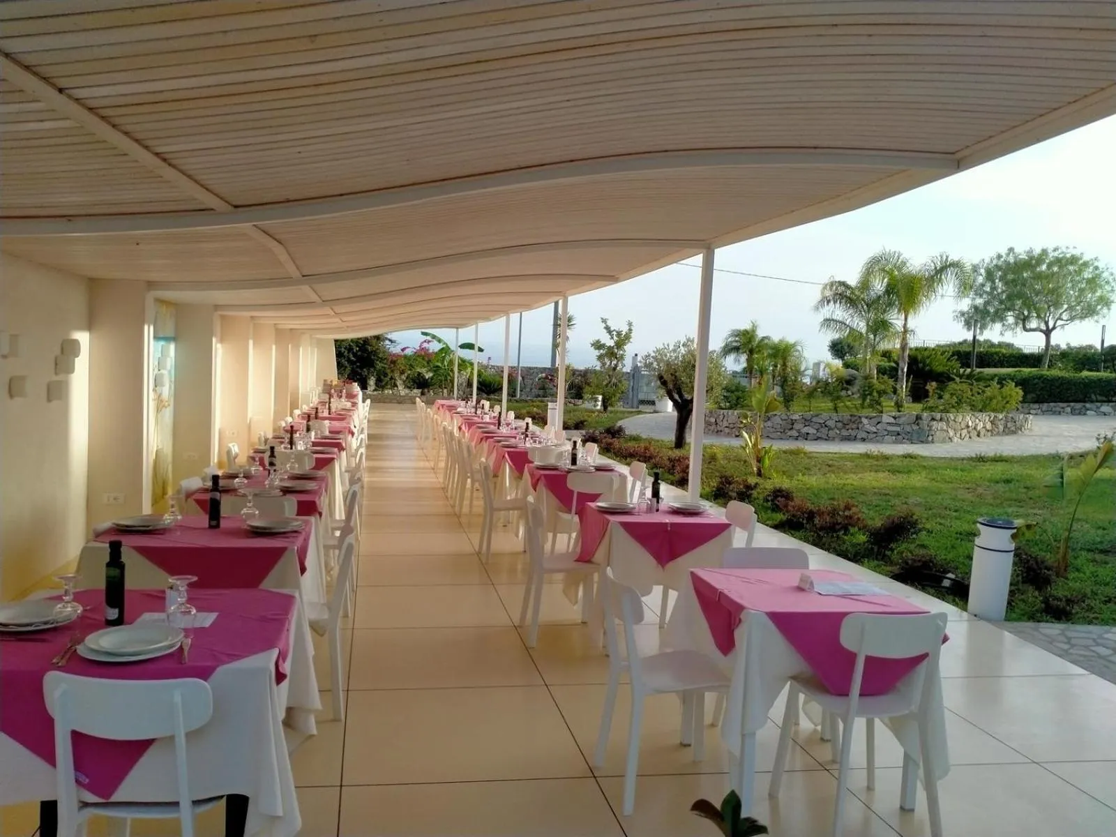 Restaurant/places to eat in LUZIA AGRIRESORT - Piscina Idromassaggio con Vista Mare Aperta fino alle ore 23-00
