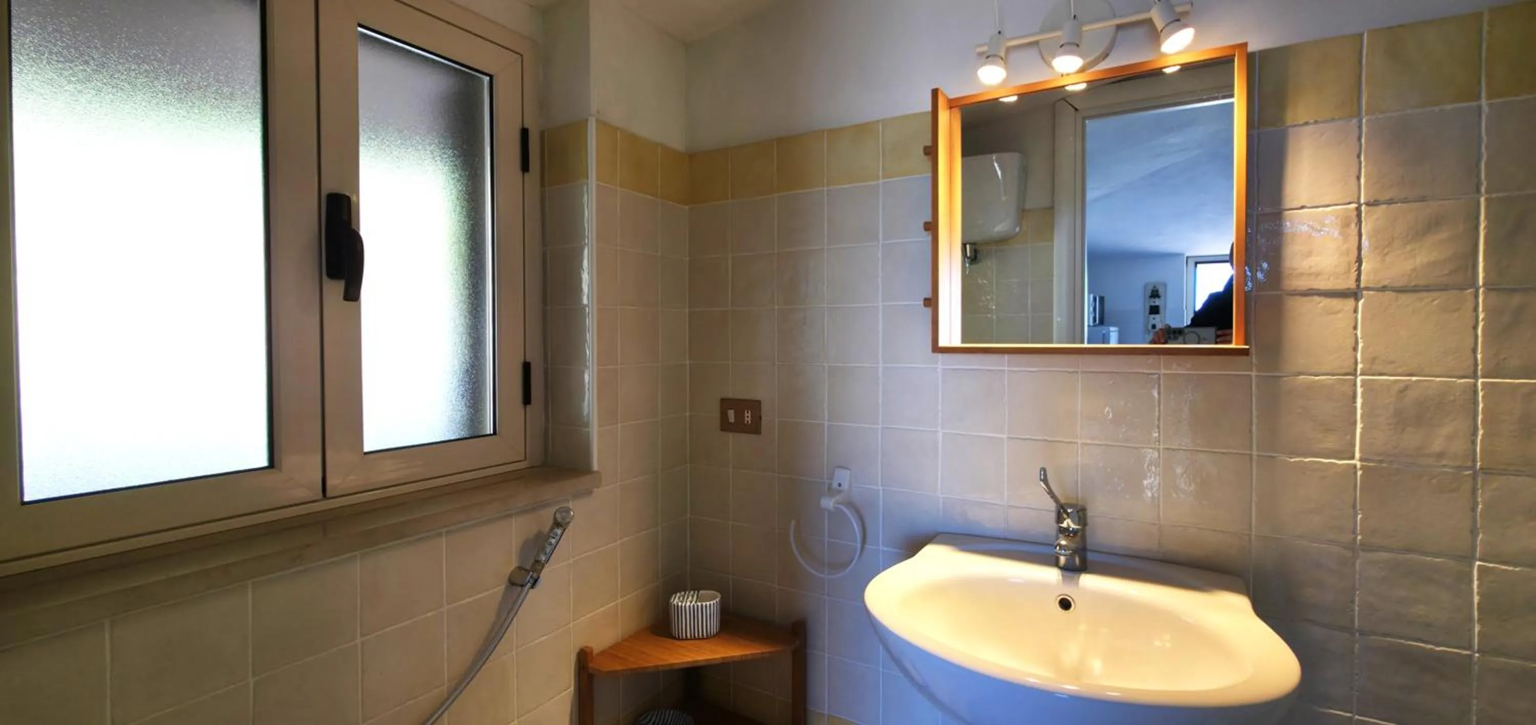 Bathroom in LUZIA AGRIRESORT - Piscina Idromassaggio con Vista Mare Aperta fino alle ore 23-00