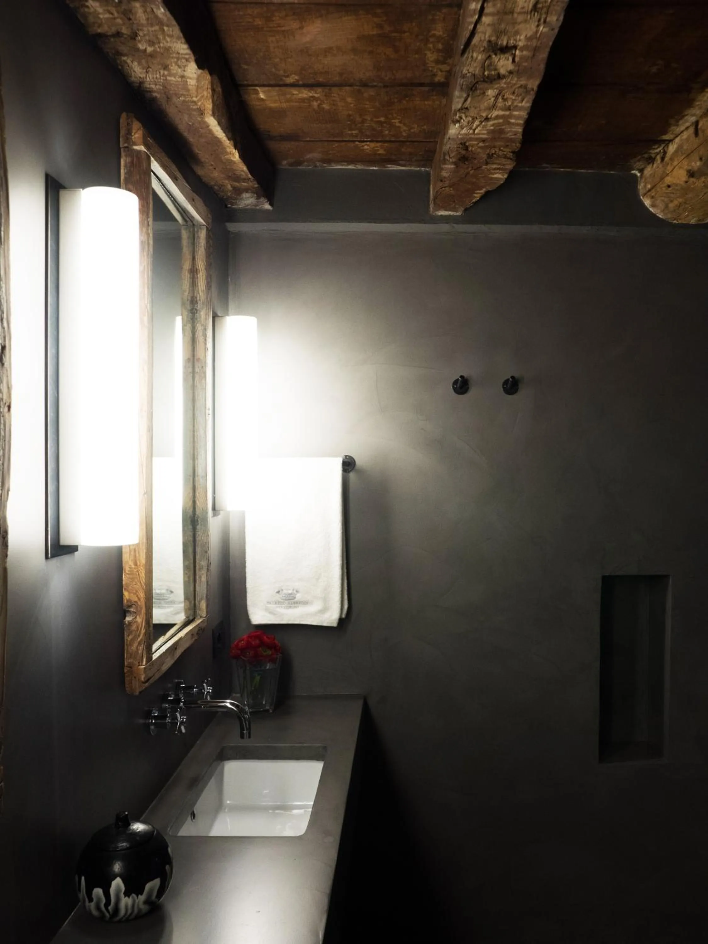 Bathroom in Palazzo Albricci Peregrini