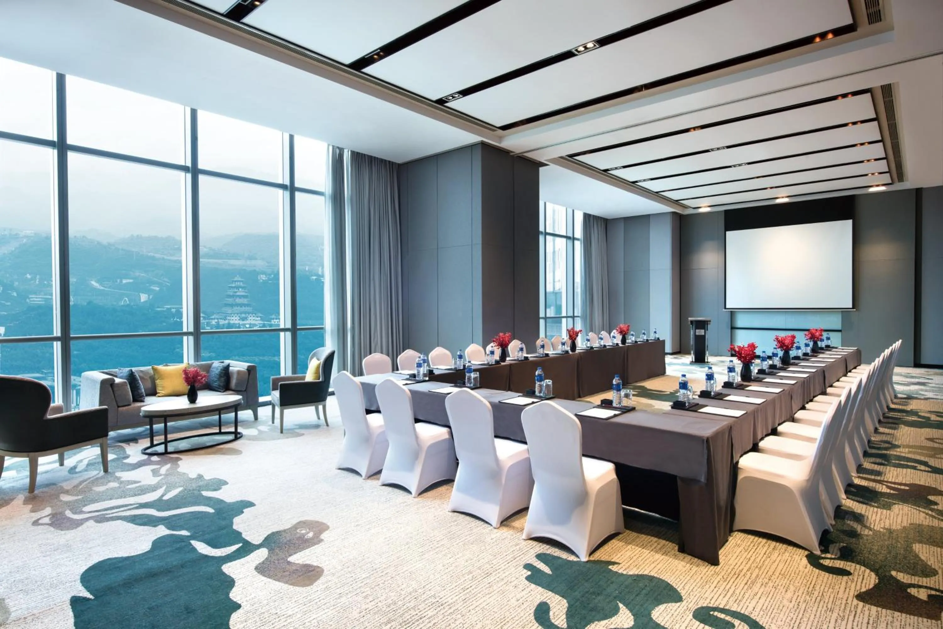 Meeting/conference room in Crowne Plaza Baoji City Center by IHG