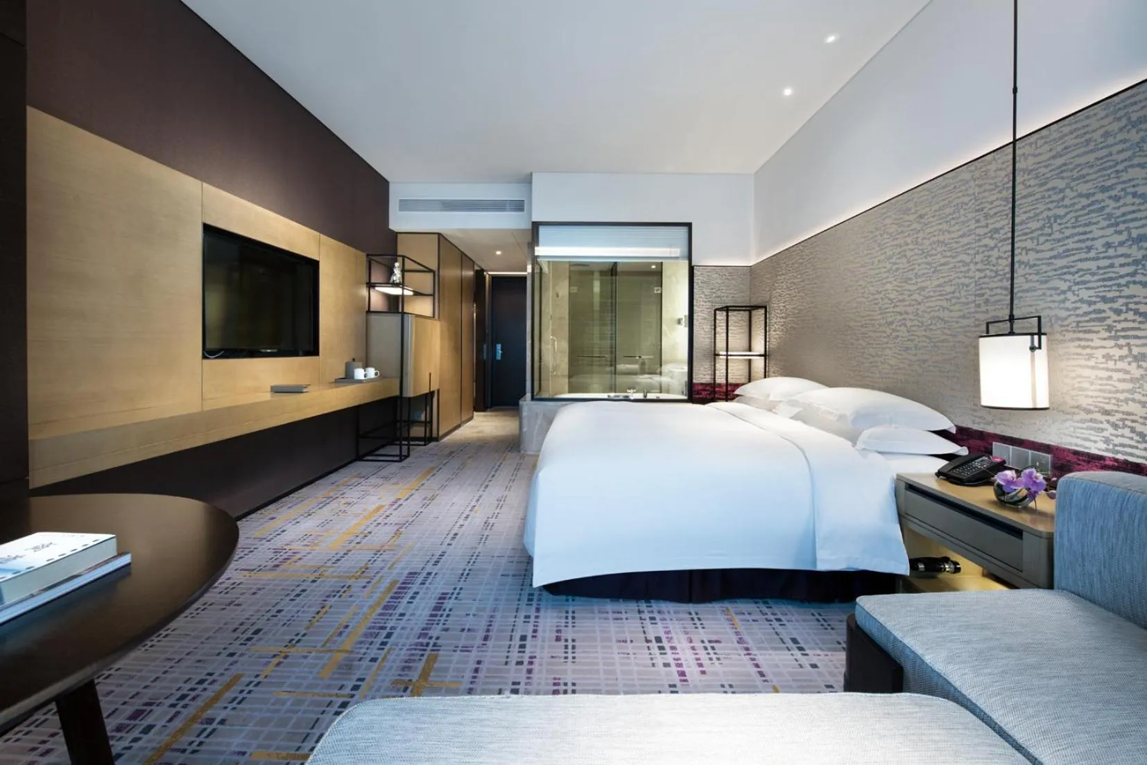 Living room, Bed in Crowne Plaza Baoji City Center by IHG