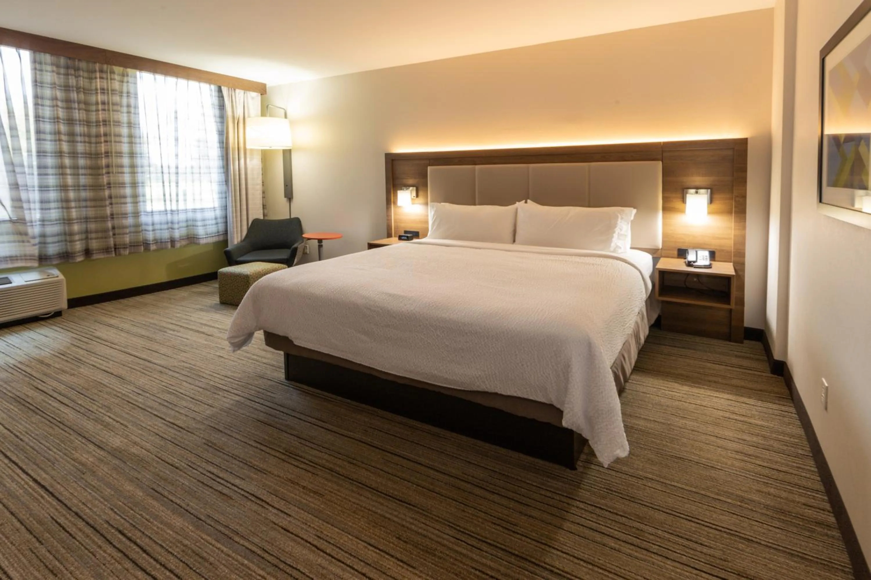 Bedroom, Bed in Holiday Inn Express - Grand Island by IHG