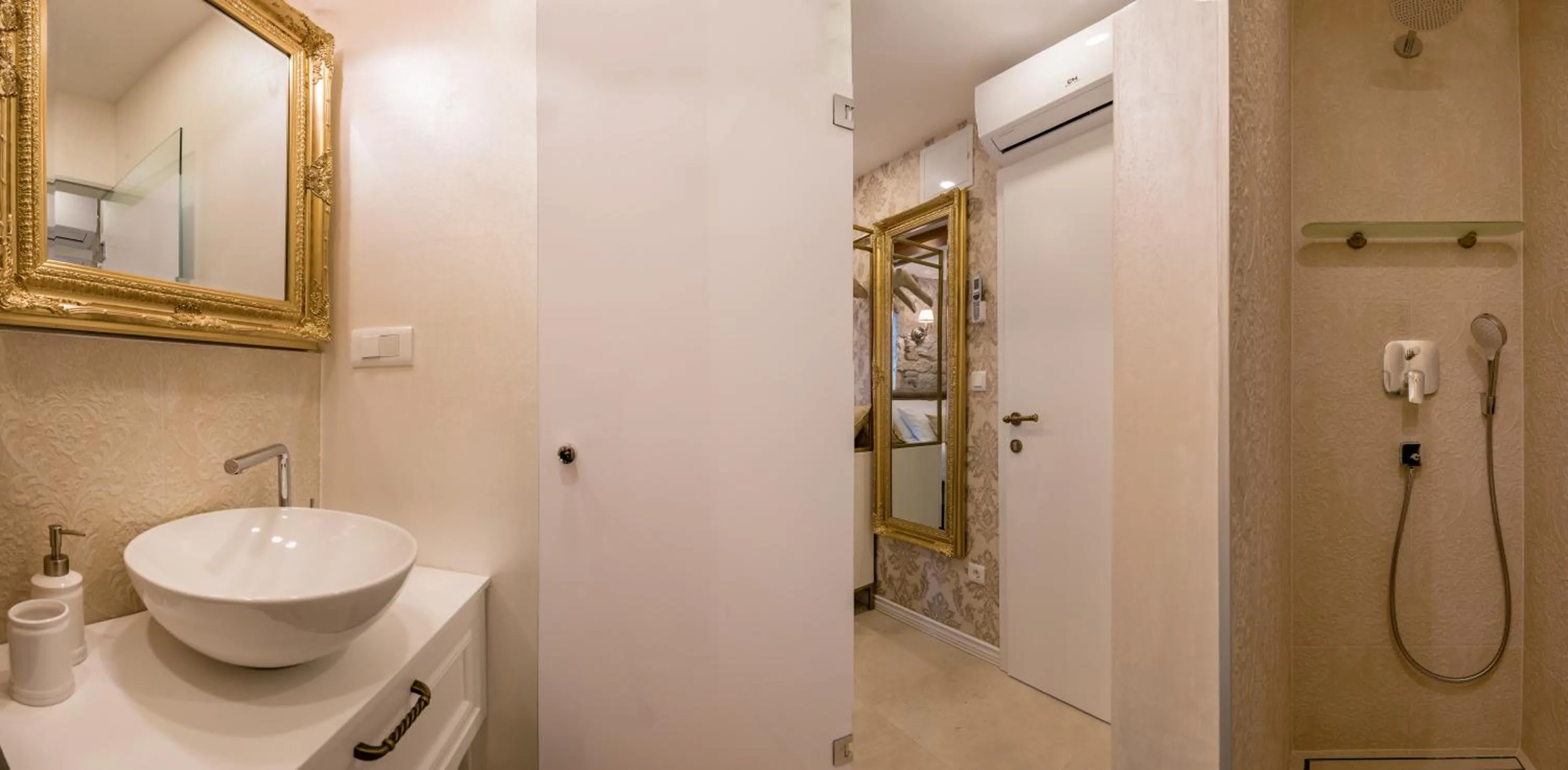 Shower in Jupiter Lux Rooms