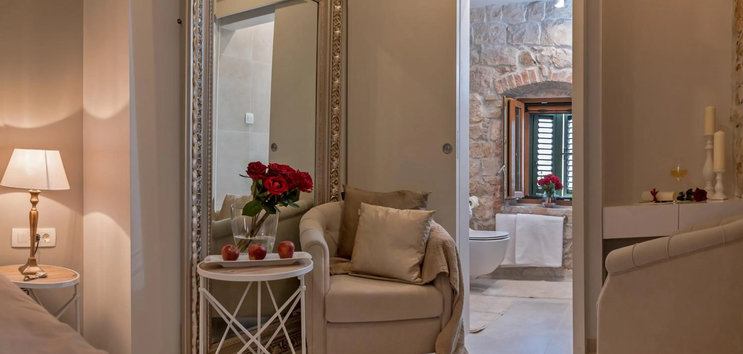 Bedroom in Jupiter Lux Rooms