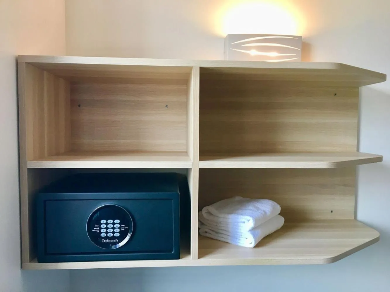 safe in Brit Hotel Martigues Nord