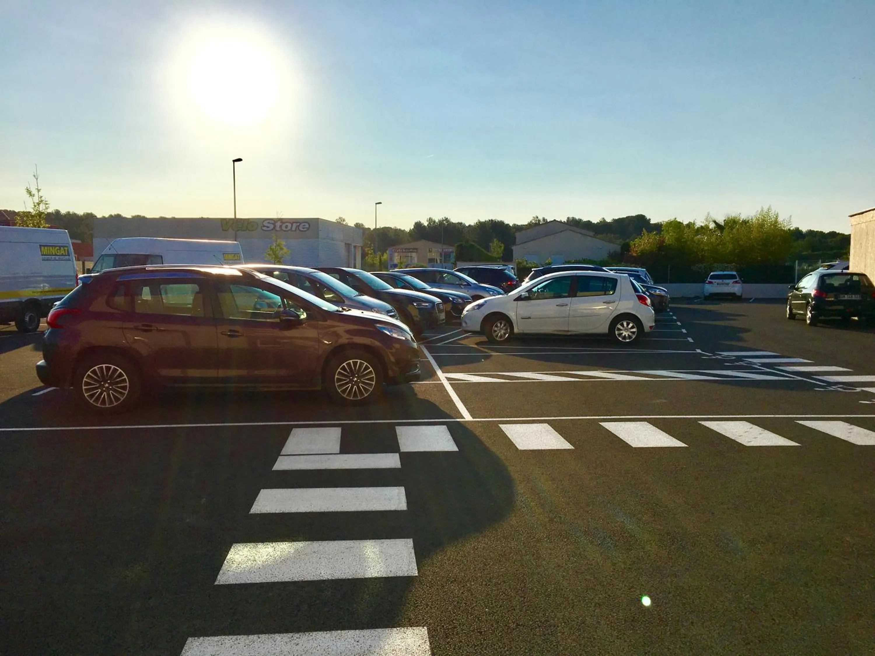 Parking in Brit Hotel Martigues Nord