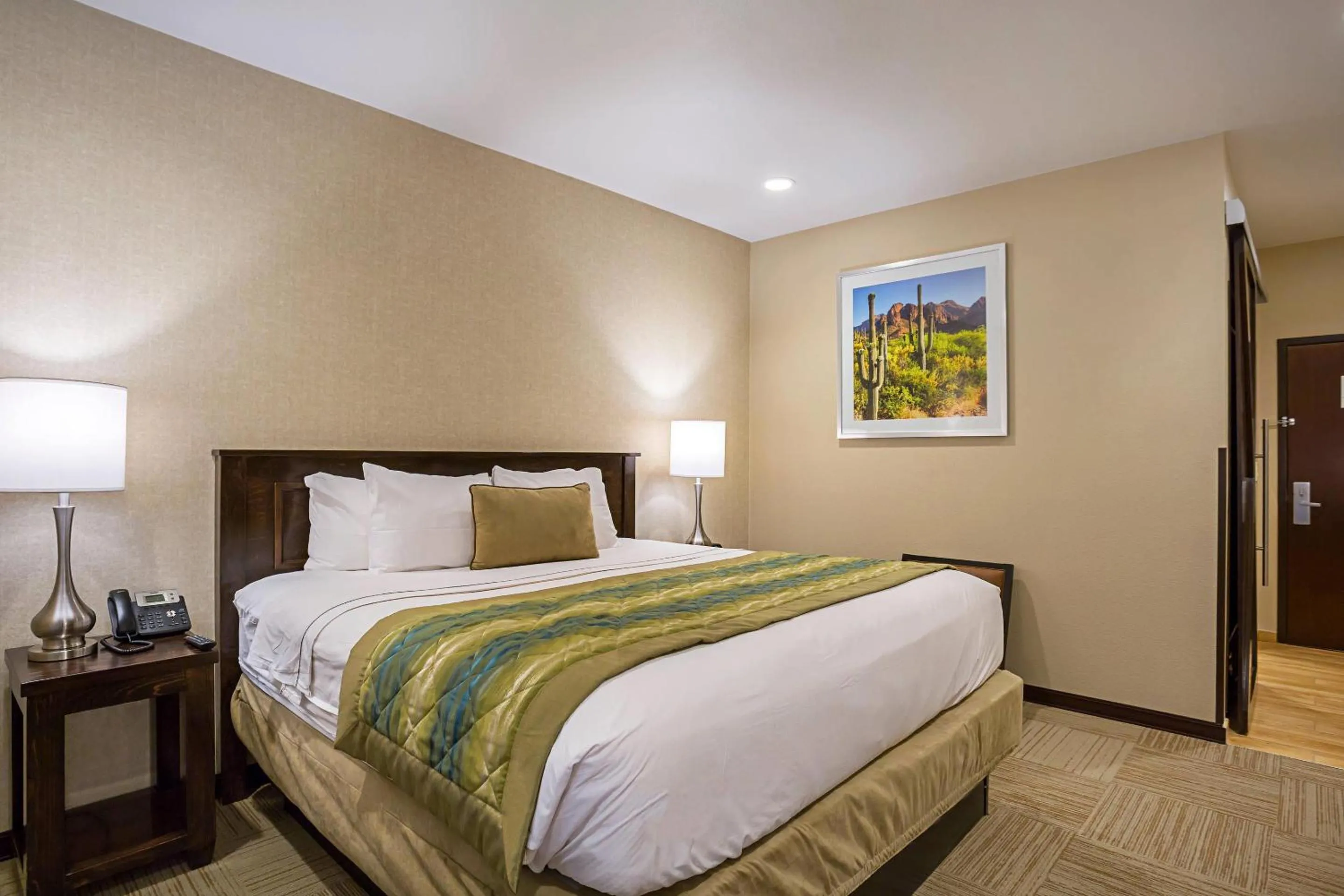 Bedroom, Bed in The Hotel at Sunland Park Casino El Paso, an Ascend Collection Hotel