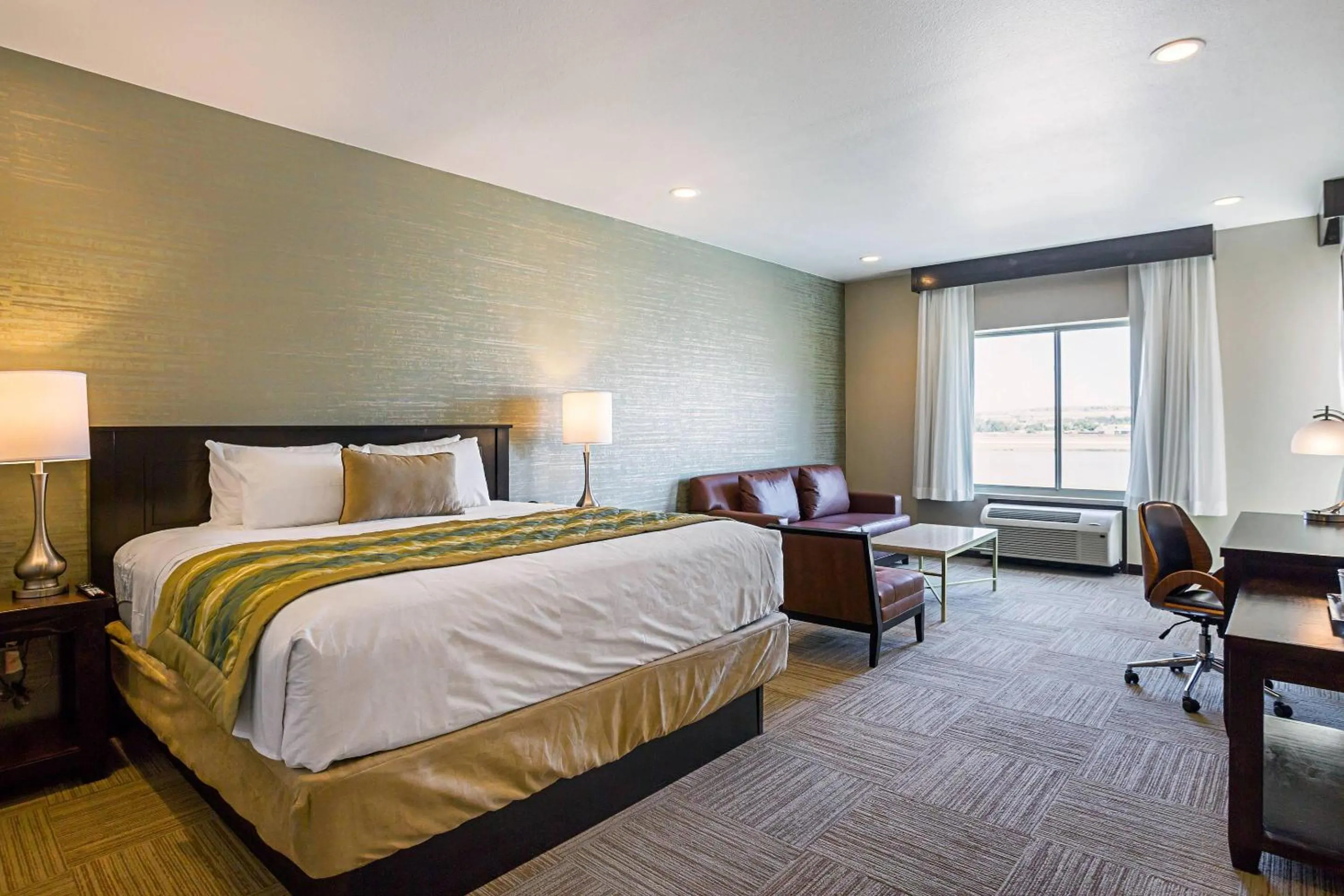 Bedroom, Bed in The Hotel at Sunland Park Casino El Paso, an Ascend Collection Hotel