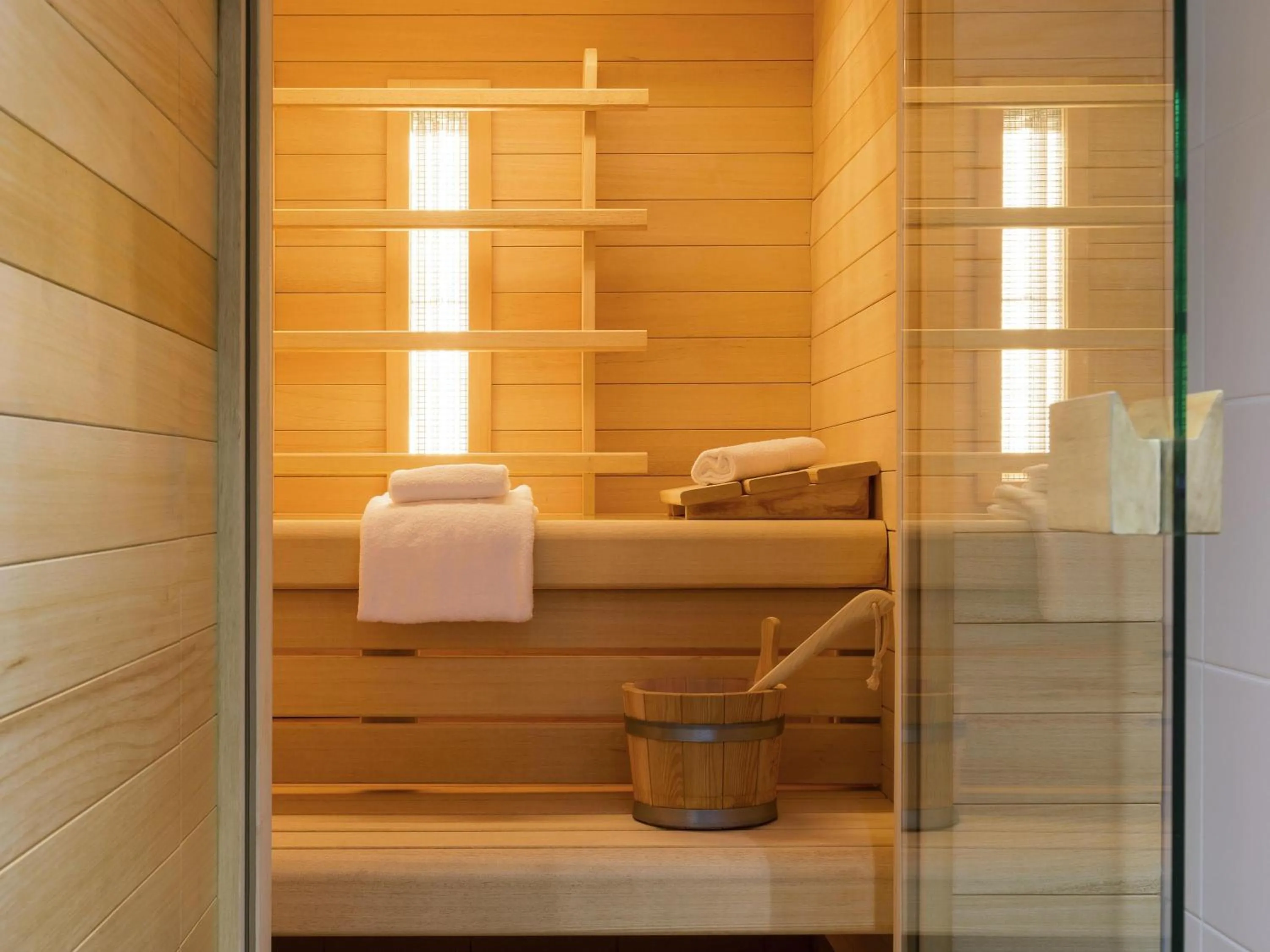 Pool view in ibis Styles Nieuwpoort