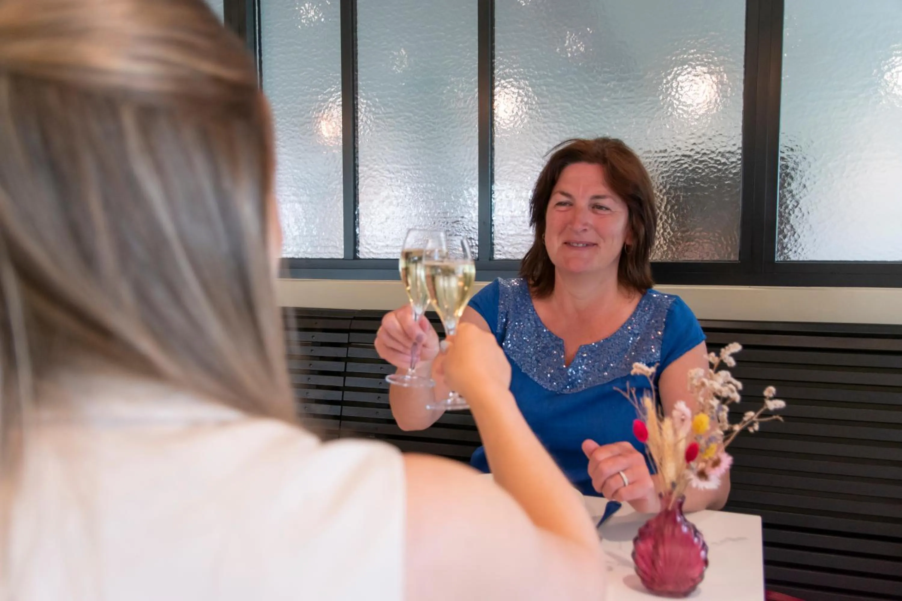 Dining area in ibis Styles Nieuwpoort