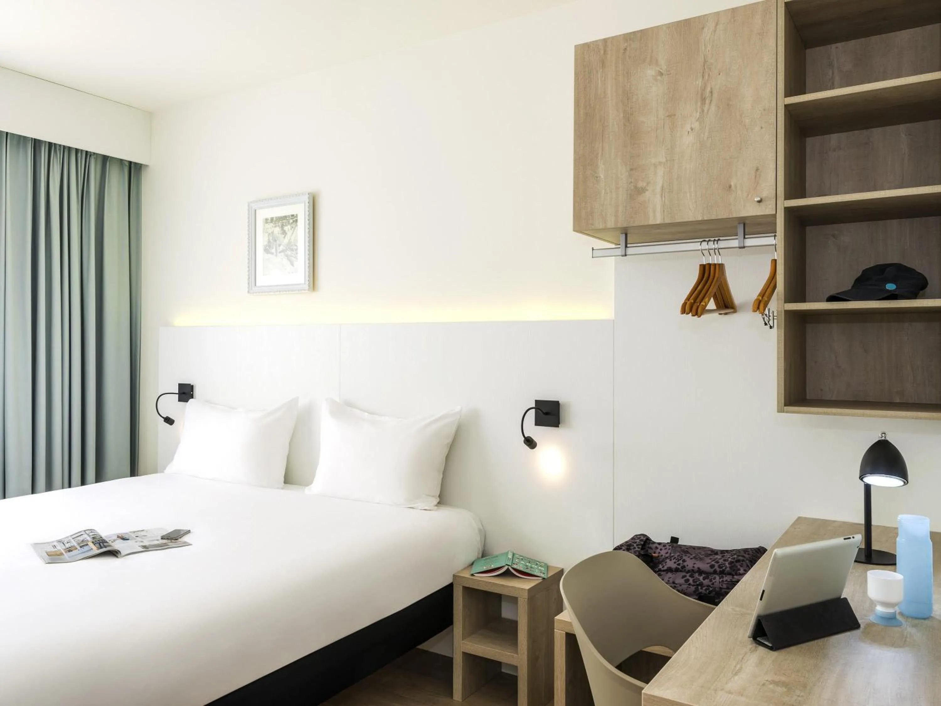 Bedroom, Bed in ibis Styles Nieuwpoort