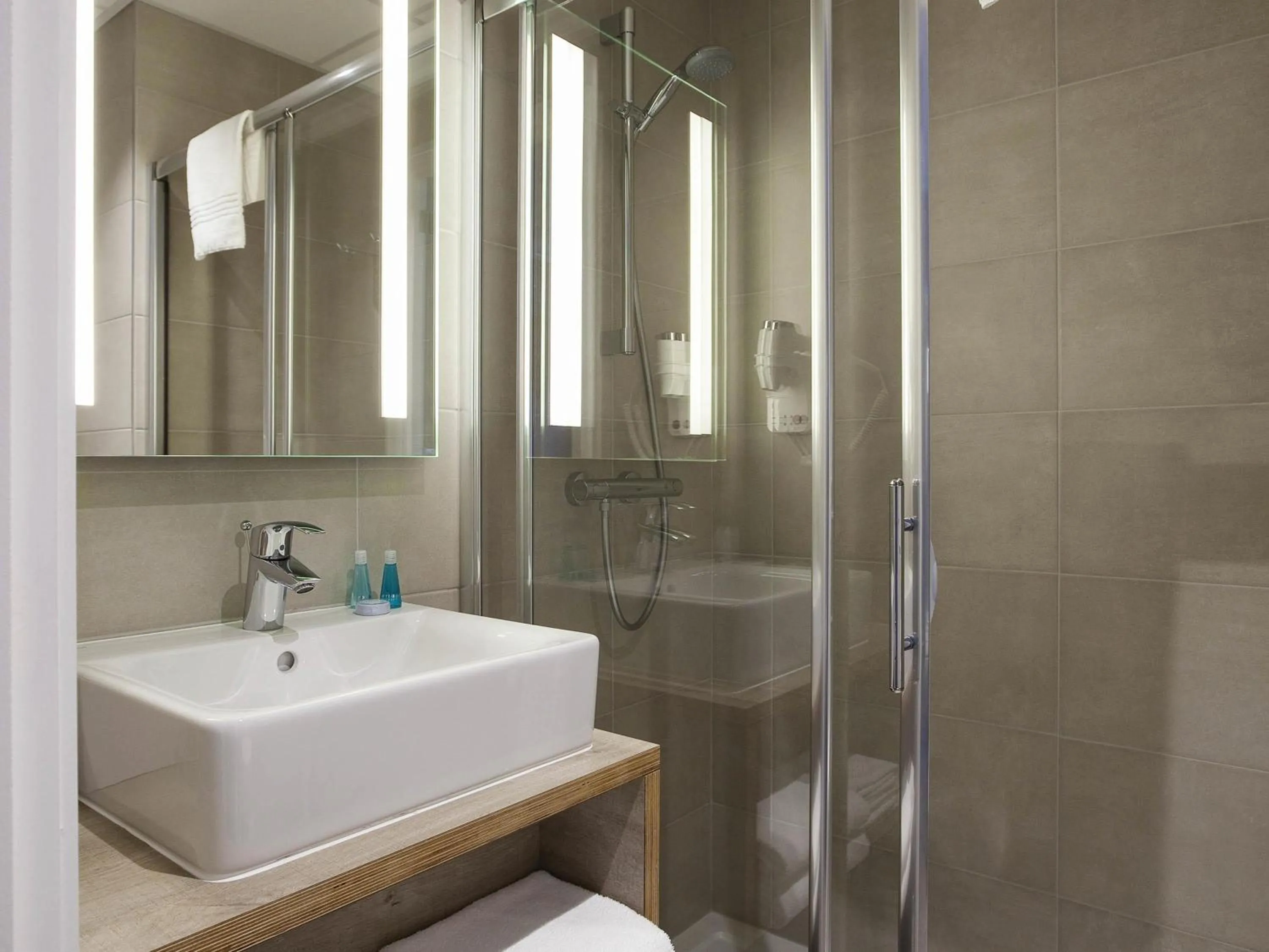 Bedroom in ibis Styles Nieuwpoort