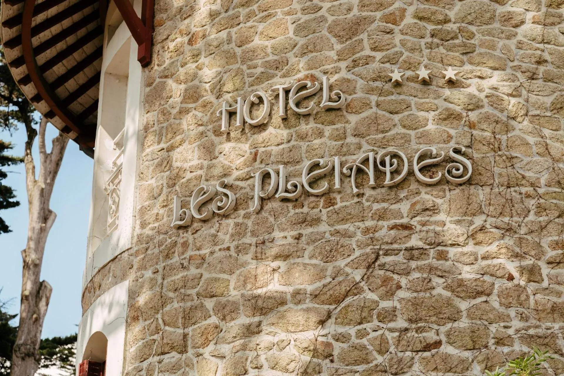 Property logo or sign in Hôtel Miléade Les Pléïades La Baule