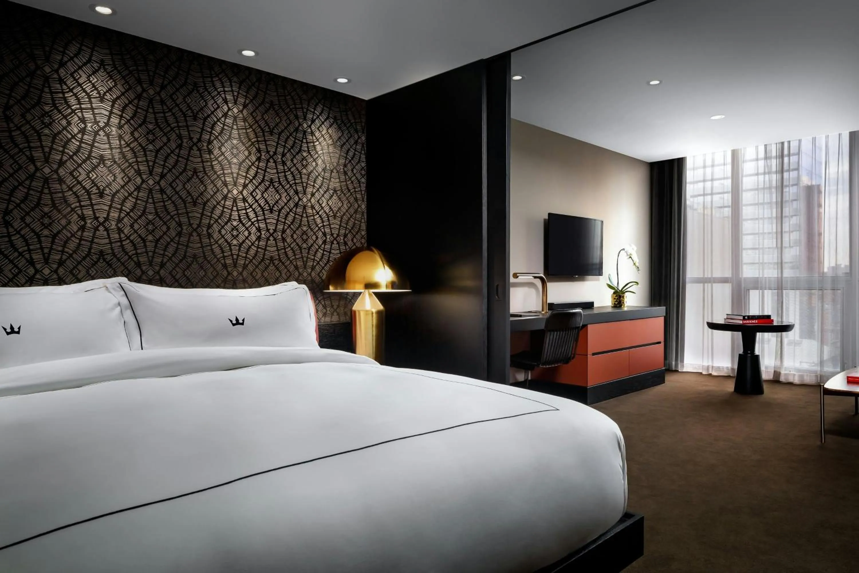 Bedroom, Bed in BISHA, a Luxury Collection Hotel, Toronto