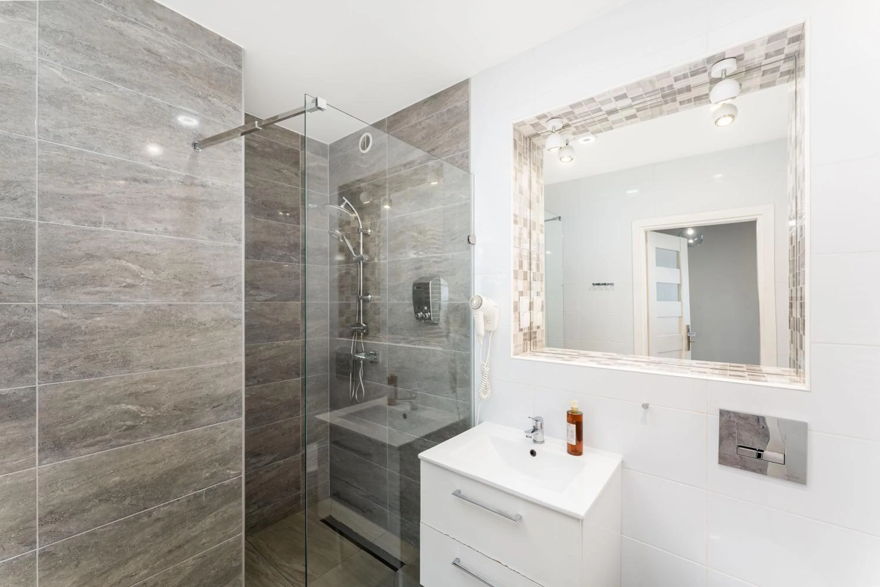 Shower in Z14 Boutique Residence - Krakow Old Town