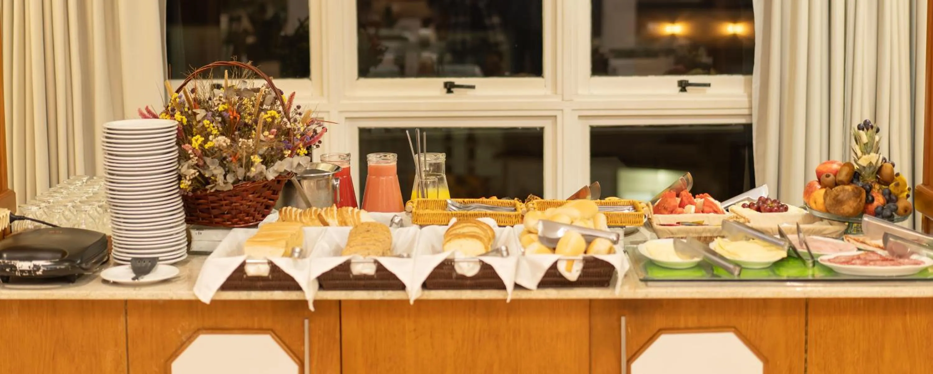 Buffet breakfast in Hotel Prata Villaggio