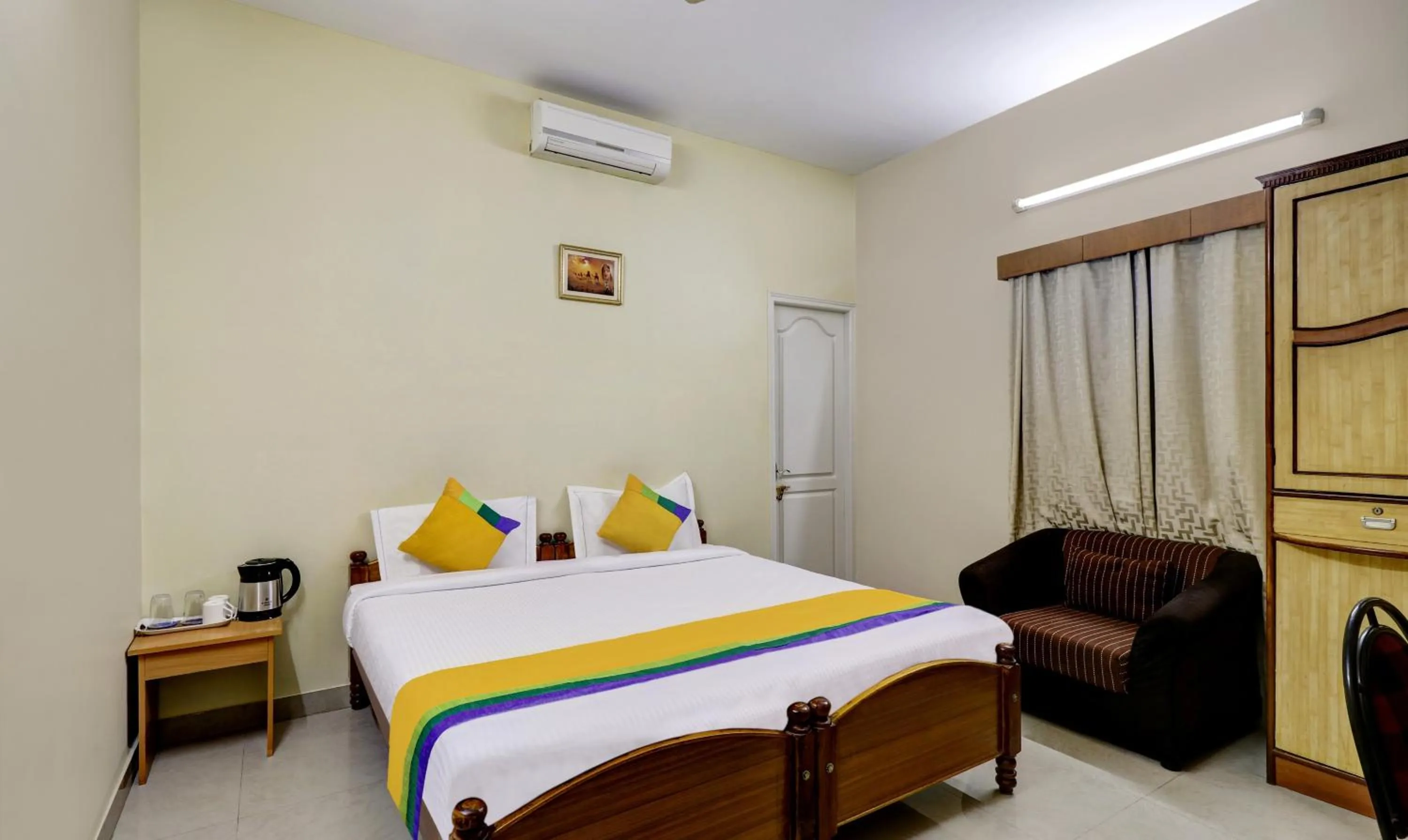 Photo of the whole room, Bed in Itsy Hotels Shree Comforts