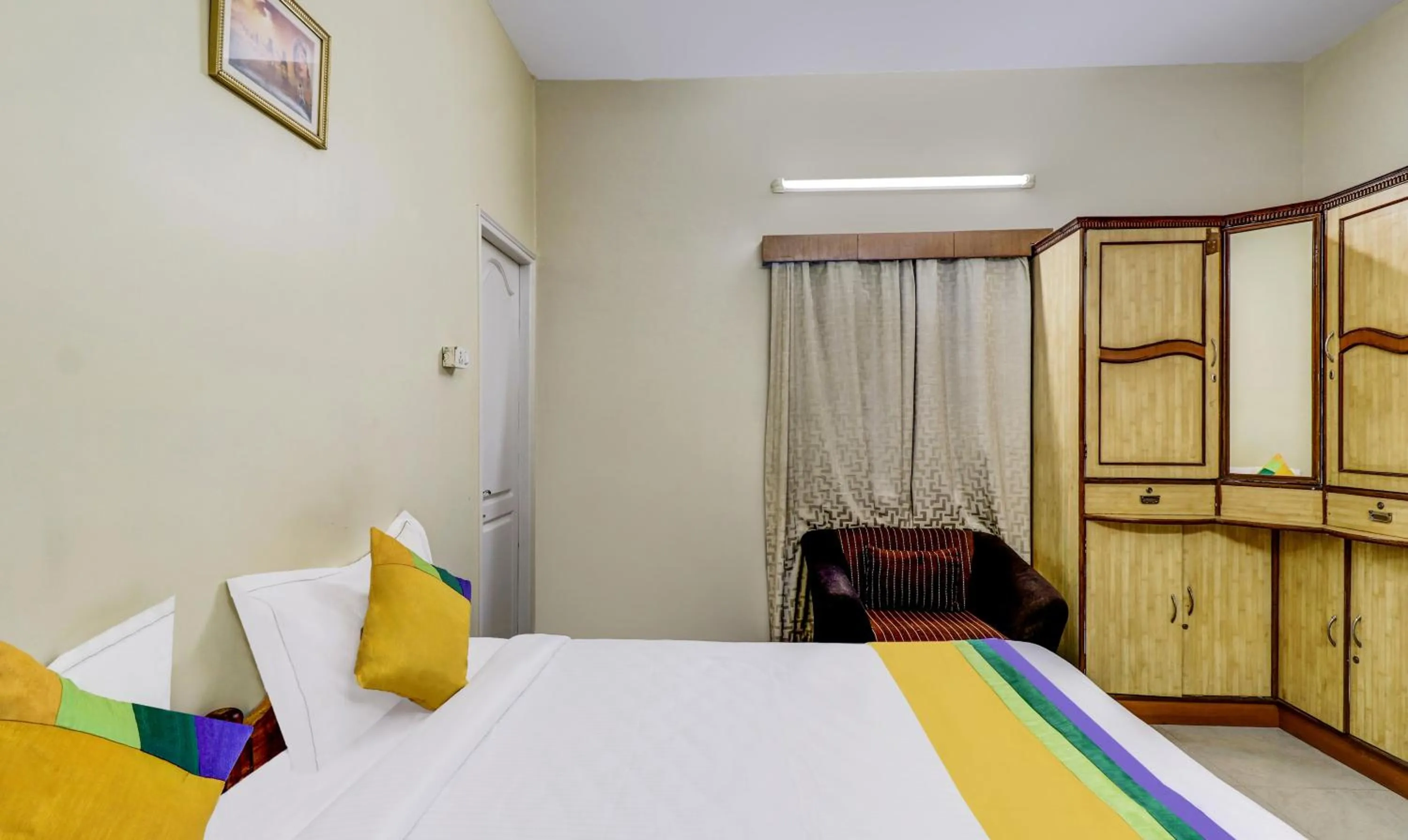 Bed in Itsy Hotels Shree Comforts