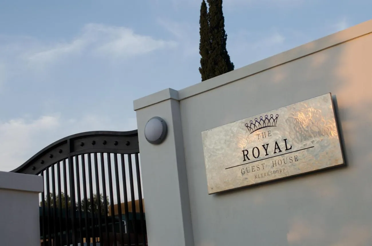 Facade/entrance in The Royal Guest House